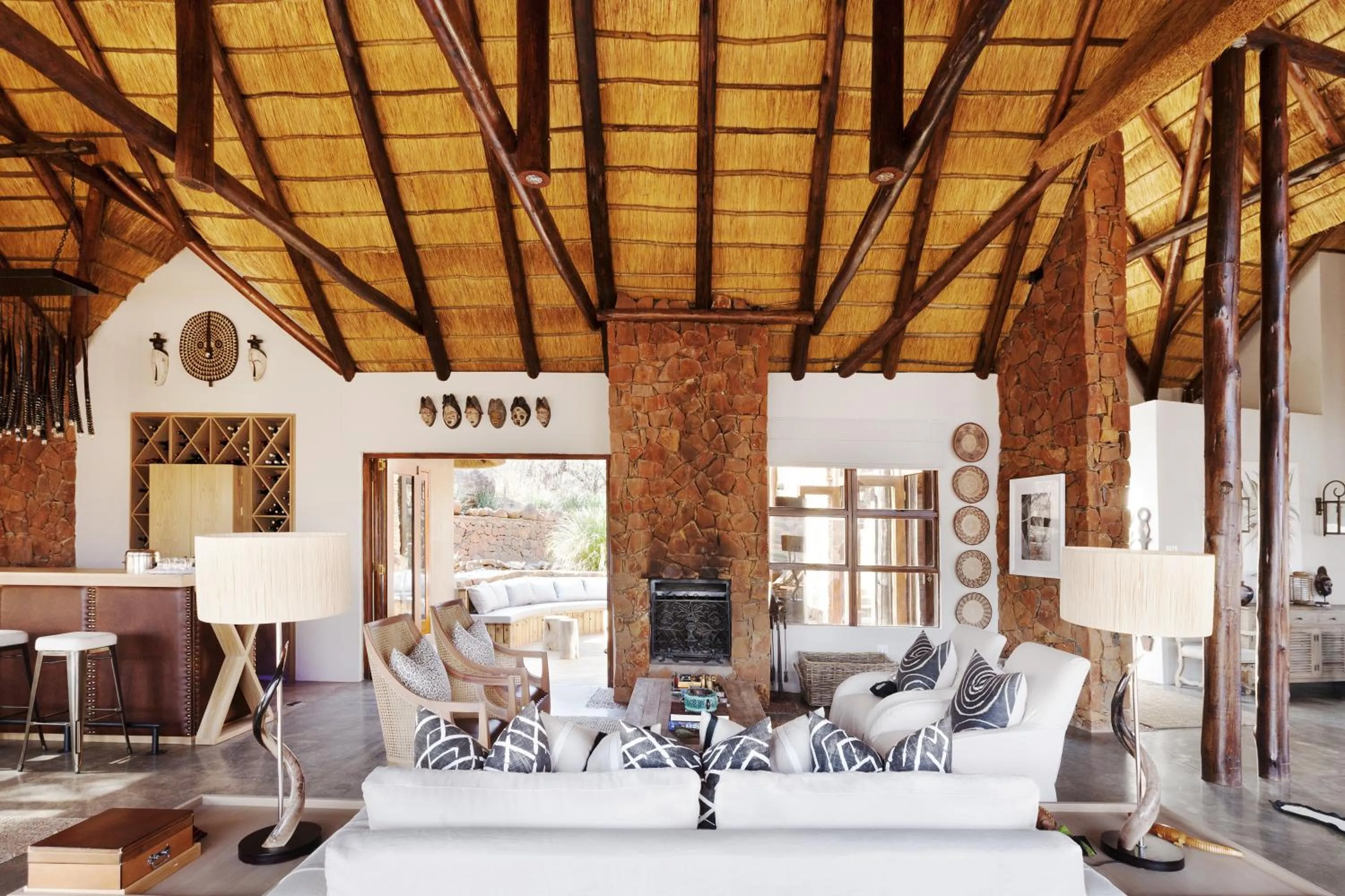Lounge or bar in Esiweni Luxury Safari Lodge