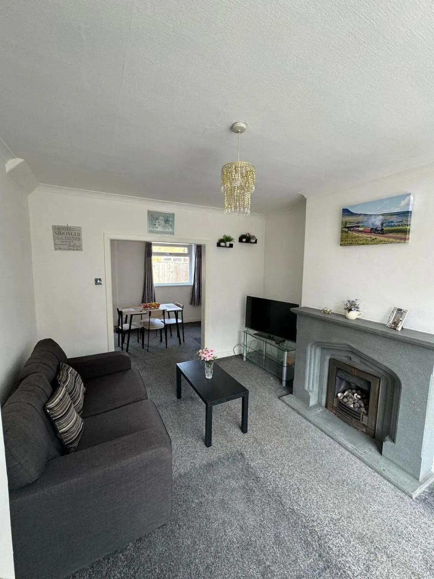 Hartlepool - 2 bedroom - near seaside - Sleeps 5 Hartlepool - 2 bedroom - near seaside - Sleeps 5
