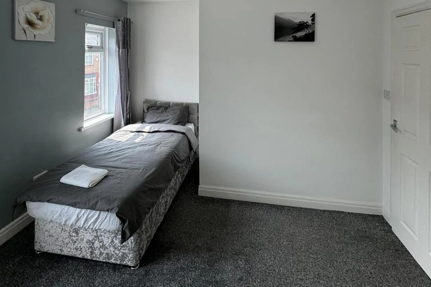 Hartlepool - 2 bedroom - near seaside - Sleeps 5