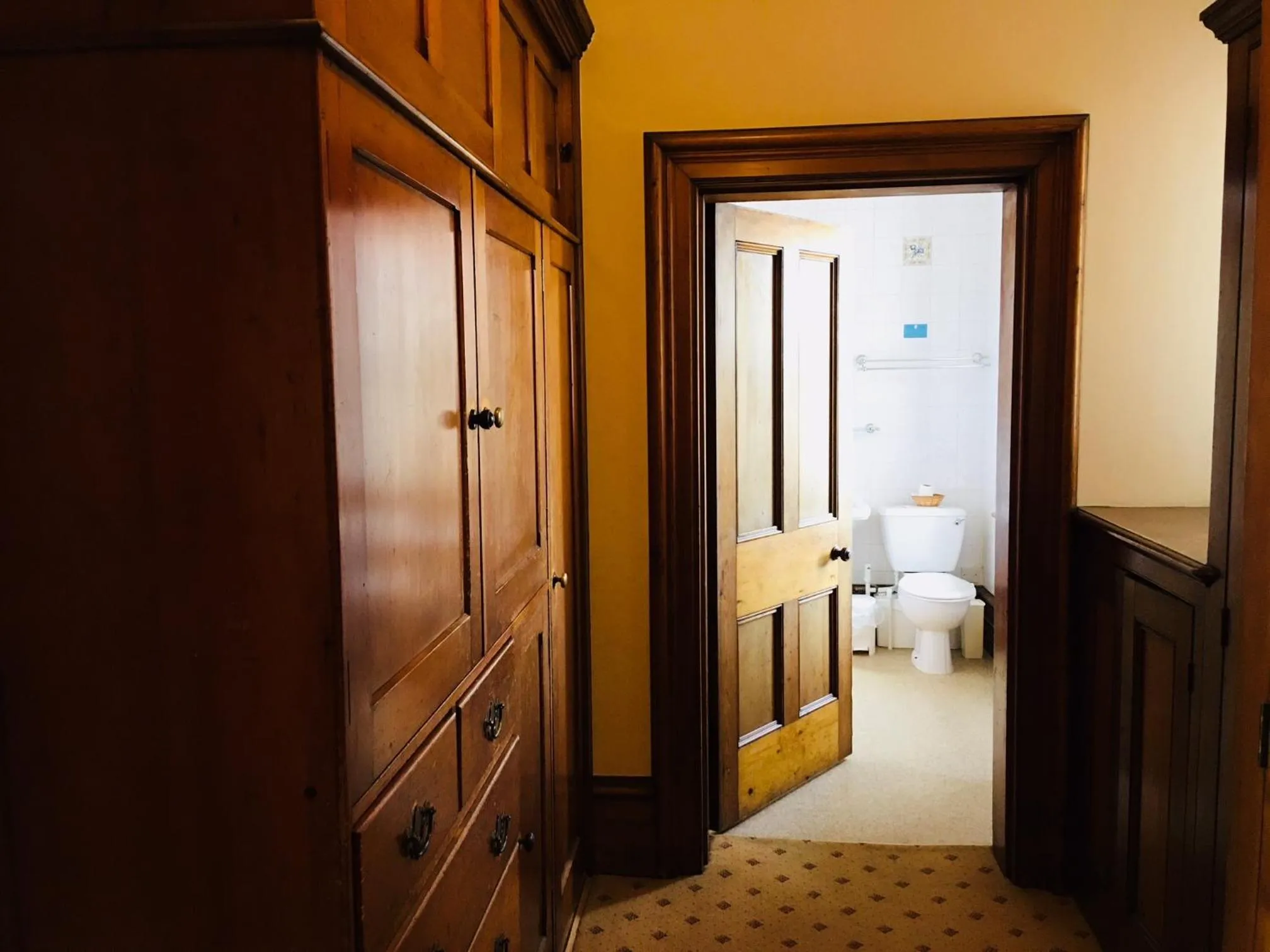 Bathroom, Bed in Purbeck House Hotel & Louisa Lodge