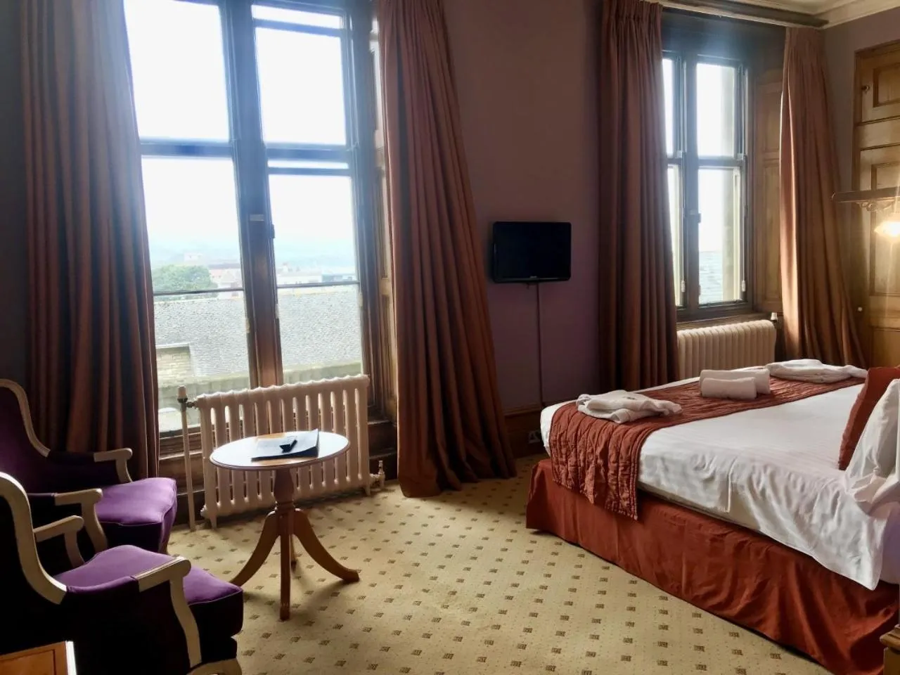 Bed in Purbeck House Hotel & Louisa Lodge