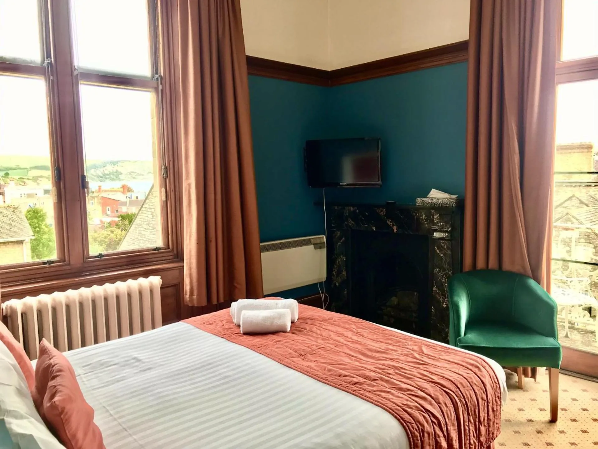 Bed in Purbeck House Hotel & Louisa Lodge