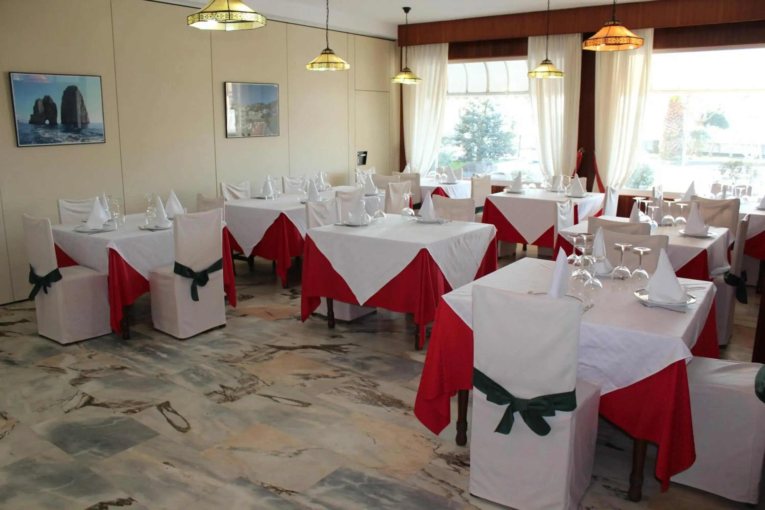 Restaurant/places to eat in Hotel Park Restaurant/places to eat in Hotel Park