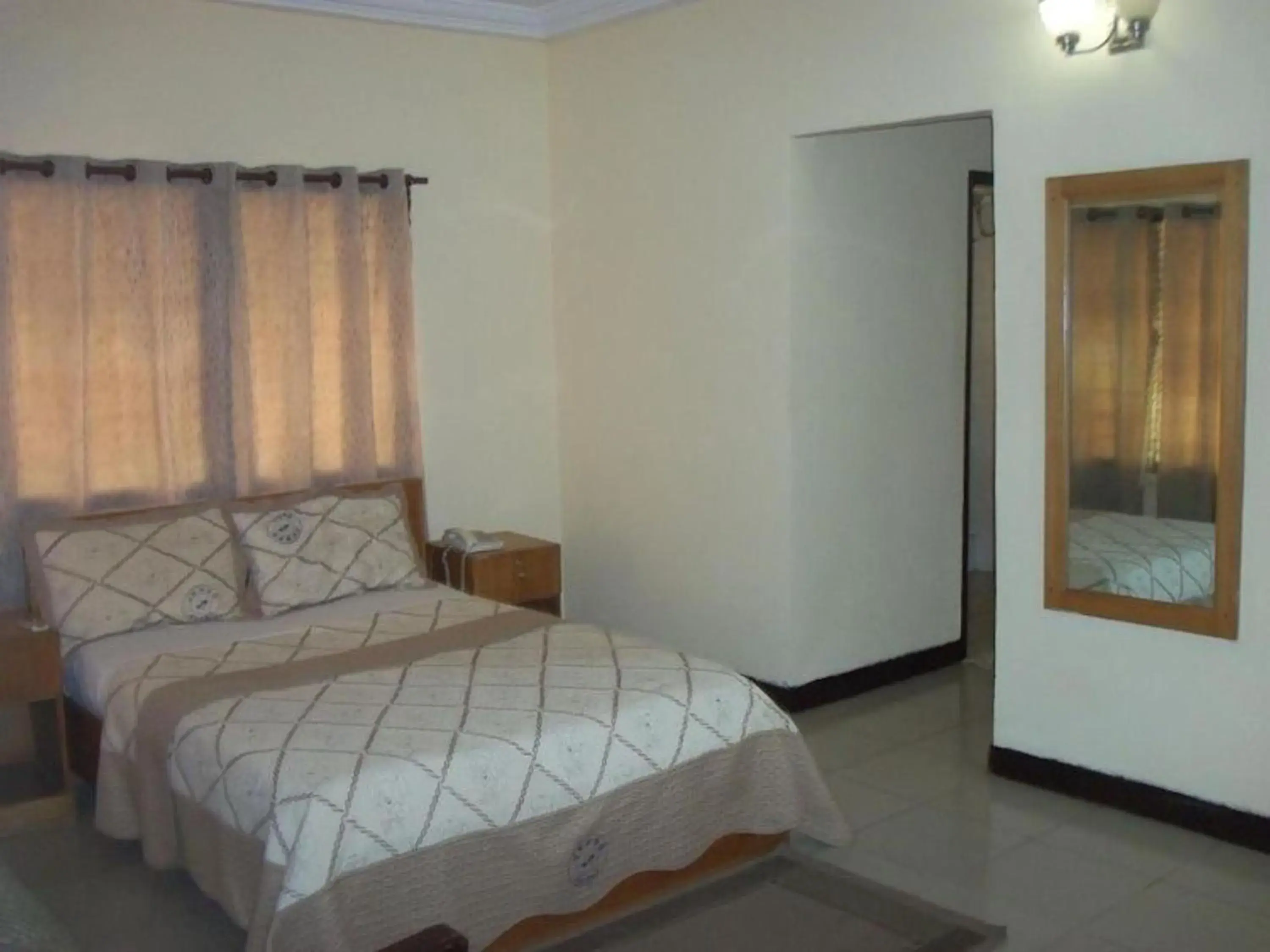 Double or Twin Room - single occupancy in Single Room - 1st Floor Double or Twin Room - single occupancy in Single Room - 1st Floor