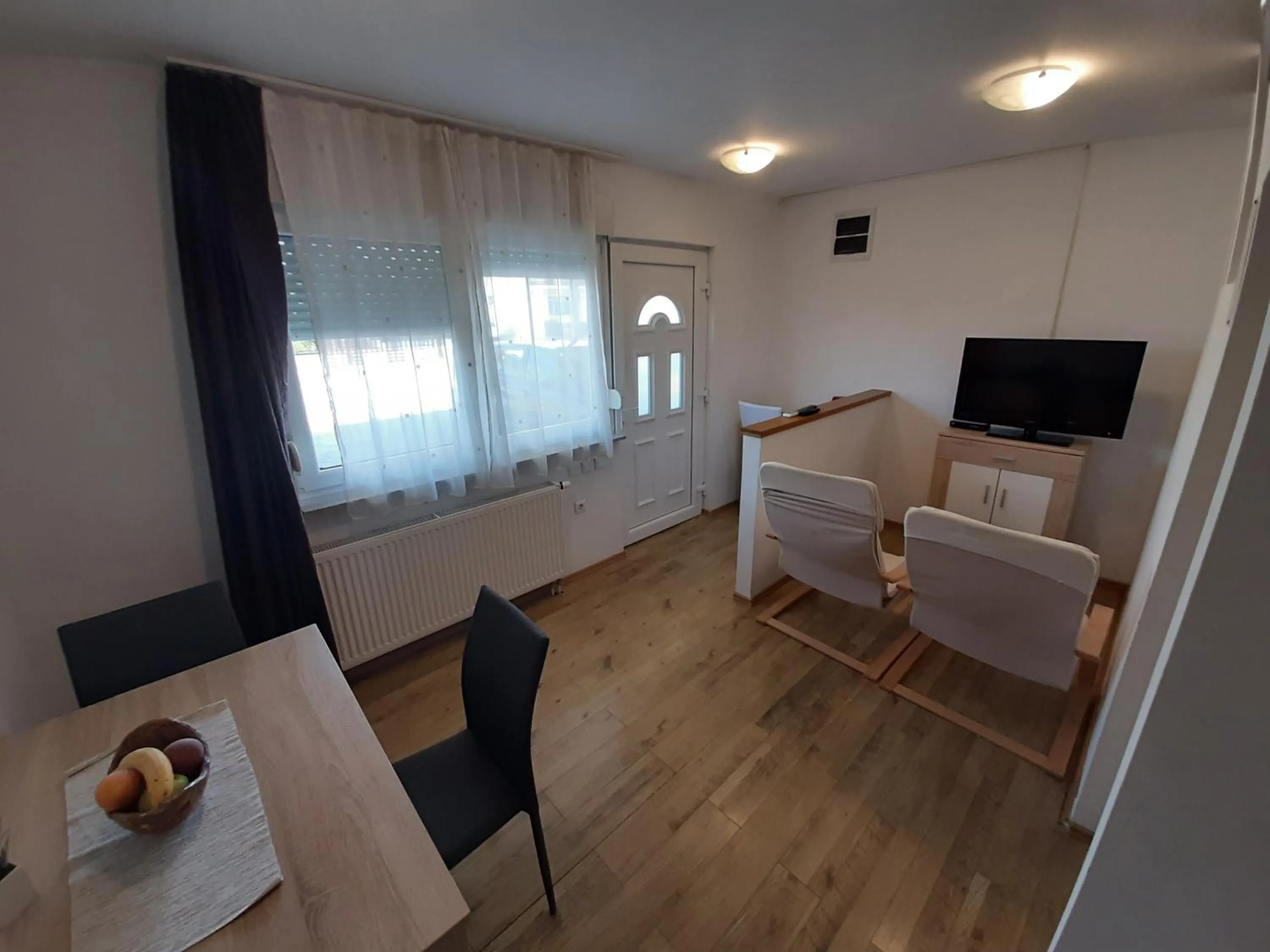 One-Bedroom Apartment in Rooms LU&LA