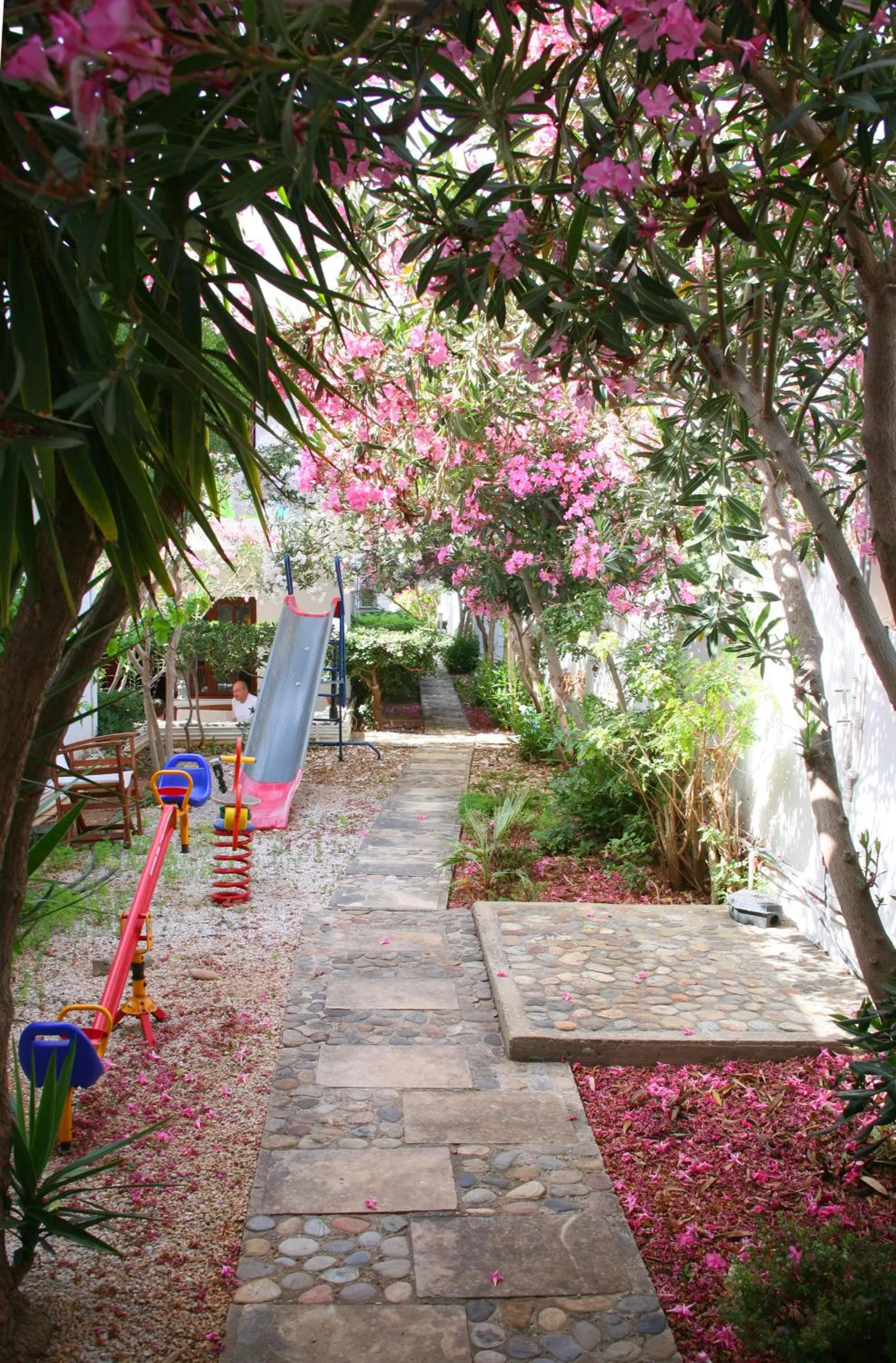 Garden in Proimos Maisonnettes