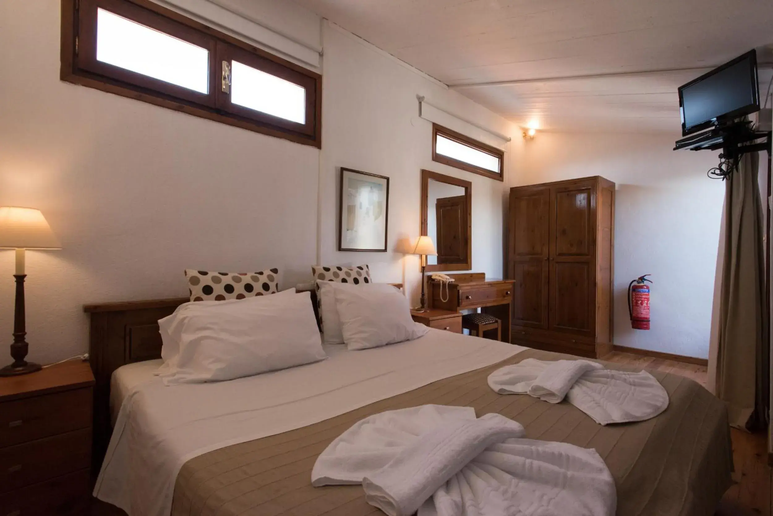 Bedroom, Bed in Proimos Maisonnettes Bedroom, Bed in Proimos Maisonnettes