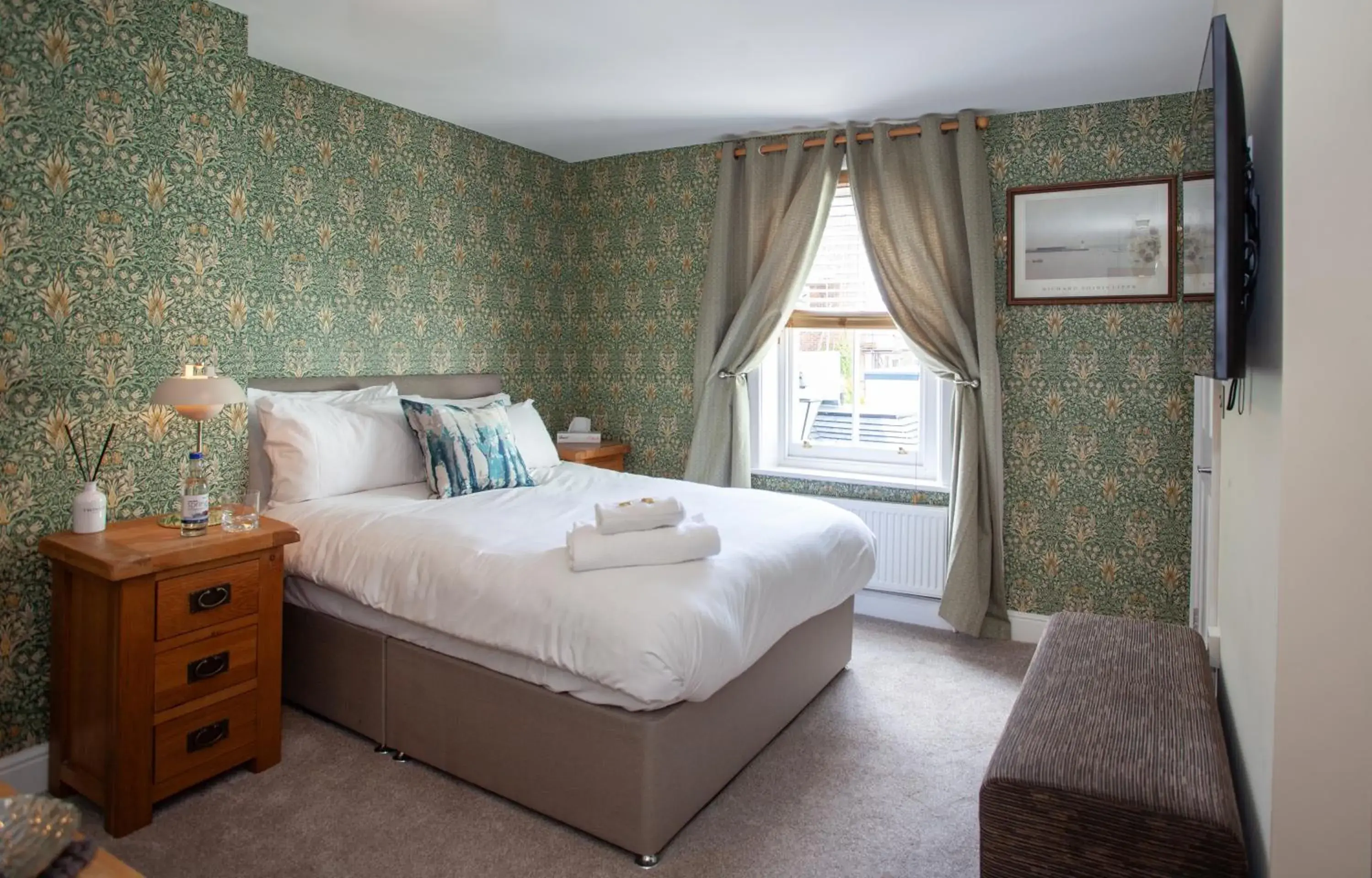 Double Room with Private Bathroom in The Crown Double Room with Private Bathroom in The Crown