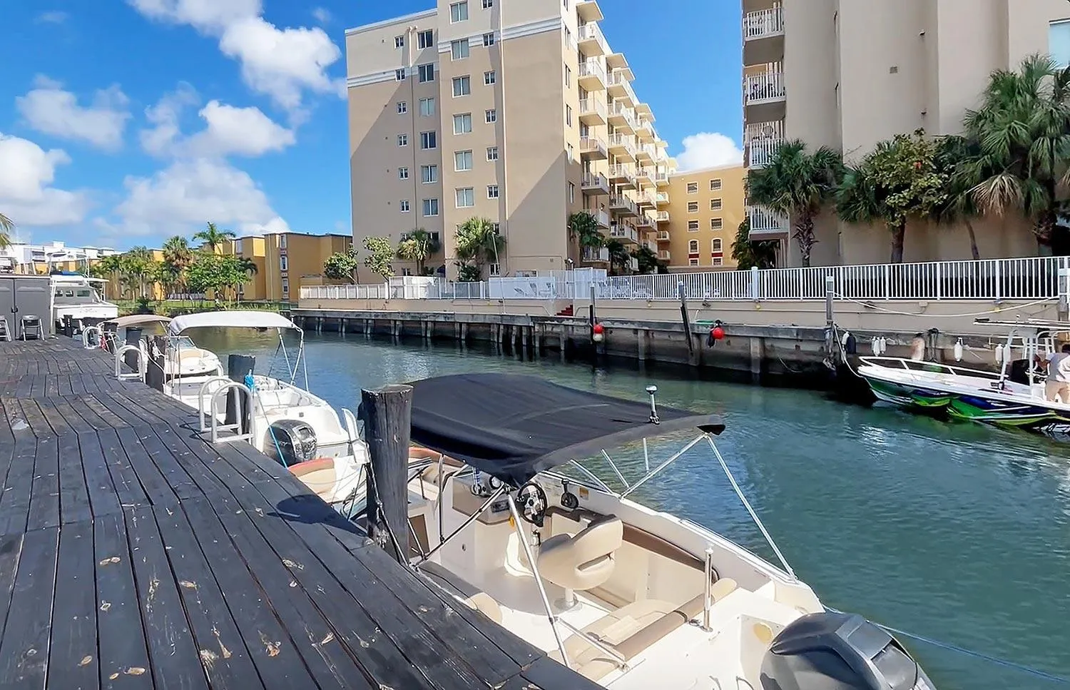 Luxury RiverFront By Renzzi