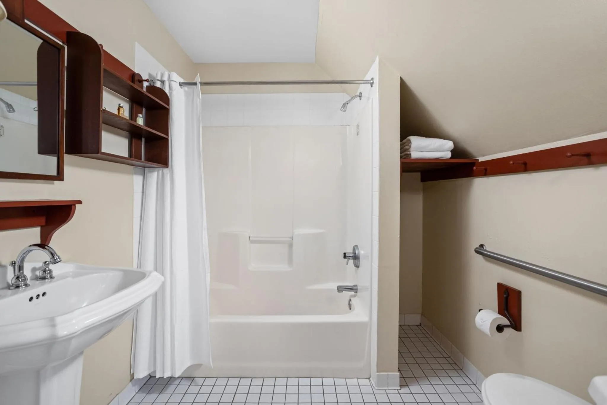 Bathroom in Artists Colony