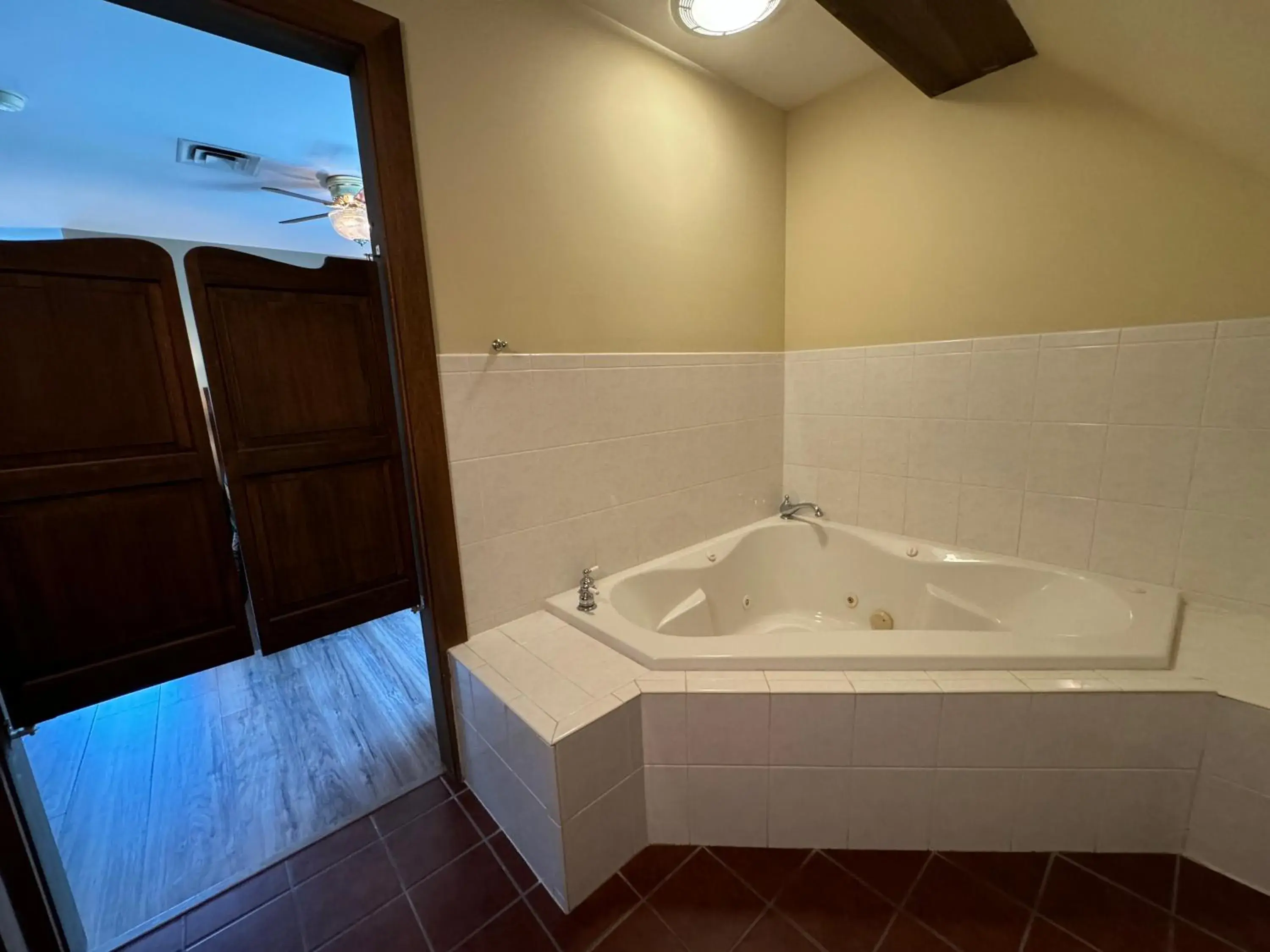 Deluxe Suite in Artists Colony Deluxe Suite in Artists Colony