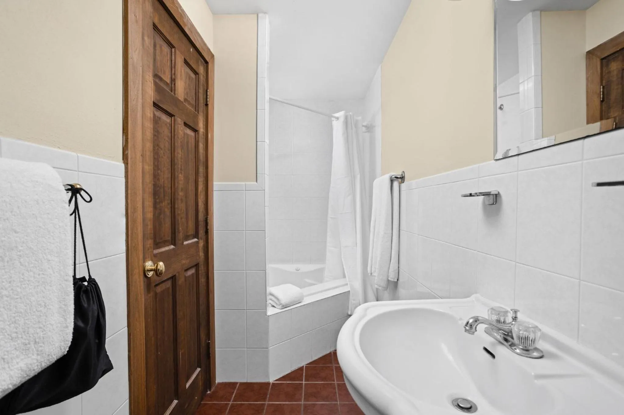 Bathroom in Artists Colony