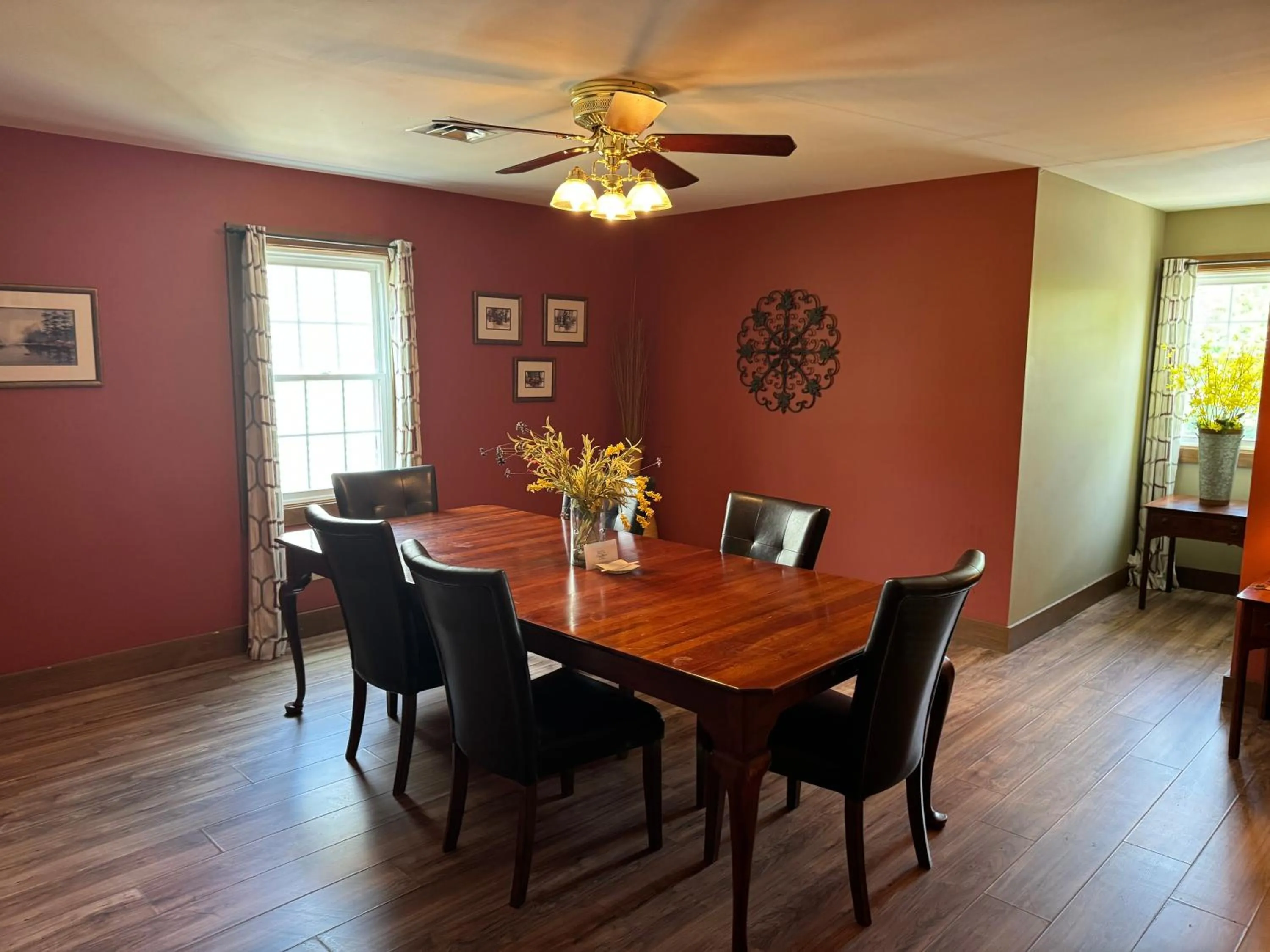 Dining area in Artists Colony