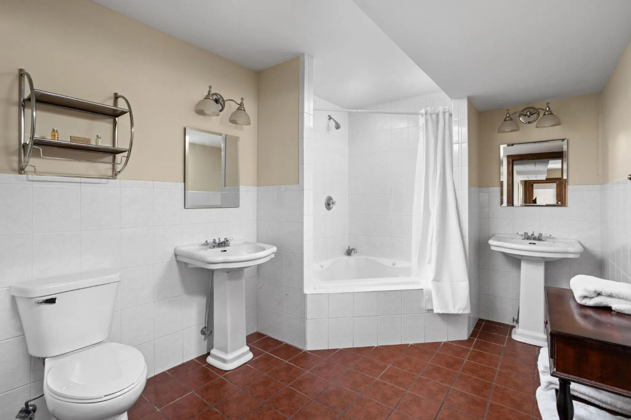 Bathroom in Artists Colony