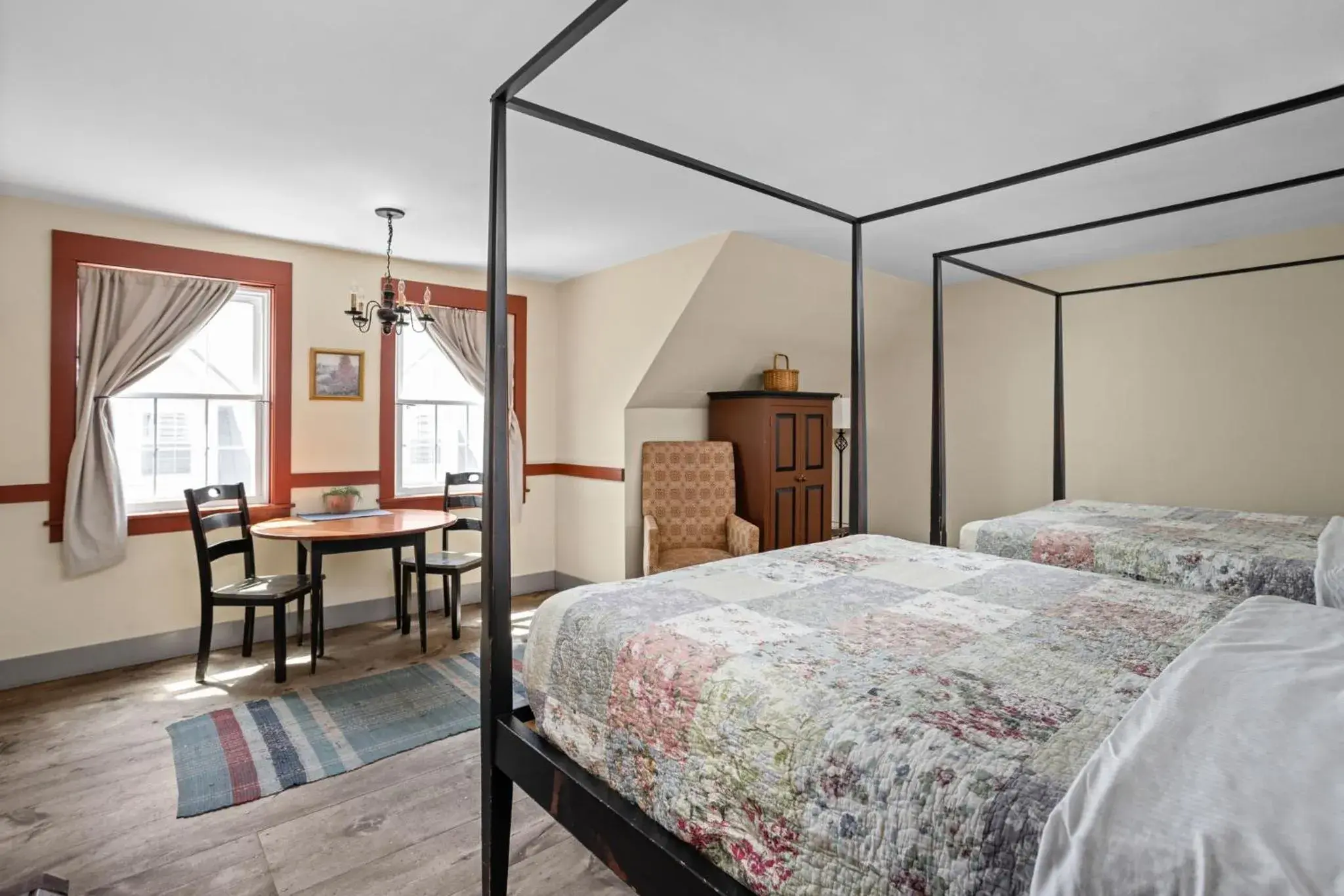 Standard Queen Room with Two Queen Beds in Artists Colony Standard Queen Room with Two Queen Beds in Artists Colony