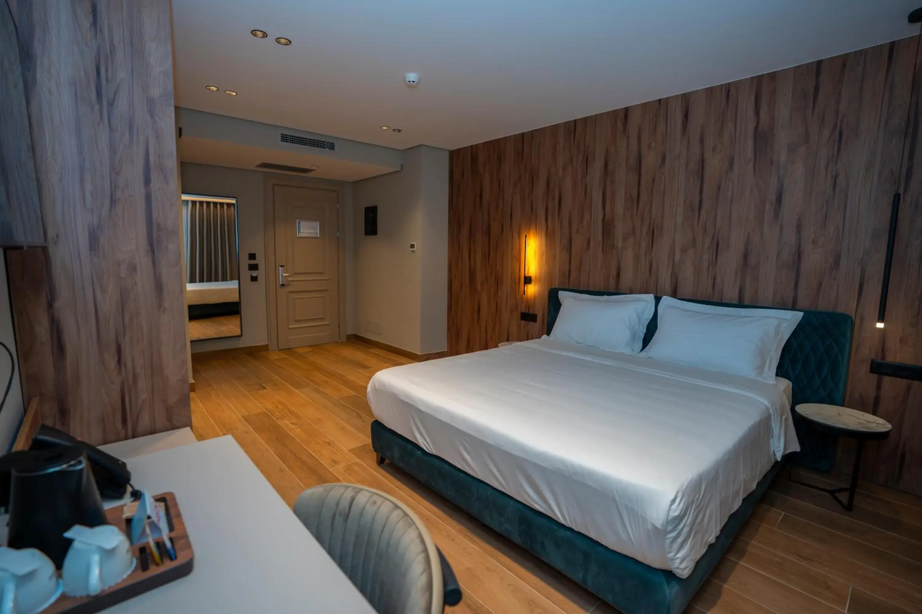 Standard Queen Room - single occupancy in Hotel Mozart Standard Queen Room - single occupancy in Hotel Mozart