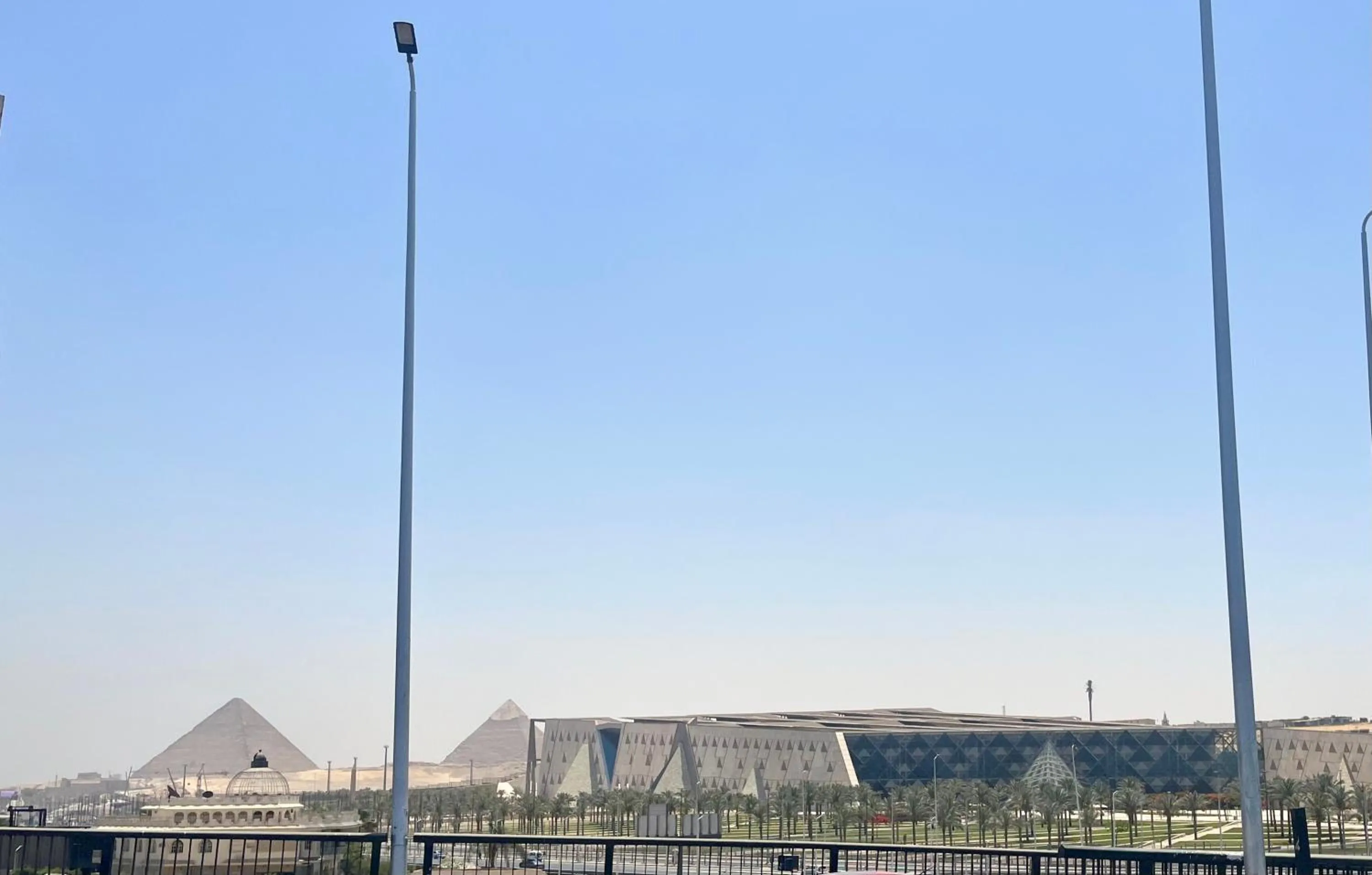 Luca Pyramids Inn