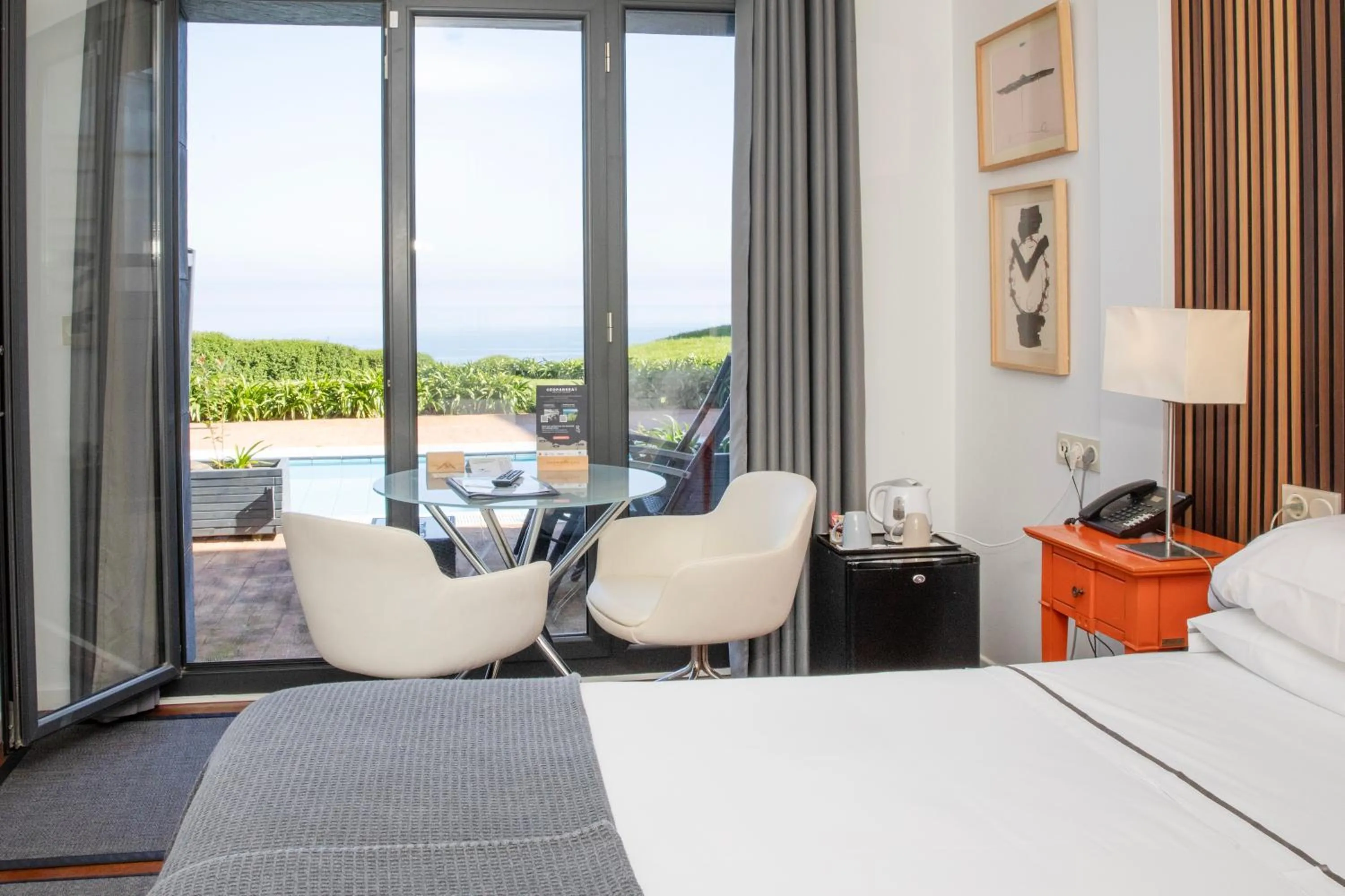 Sea view, Bed in Hotel Arbe