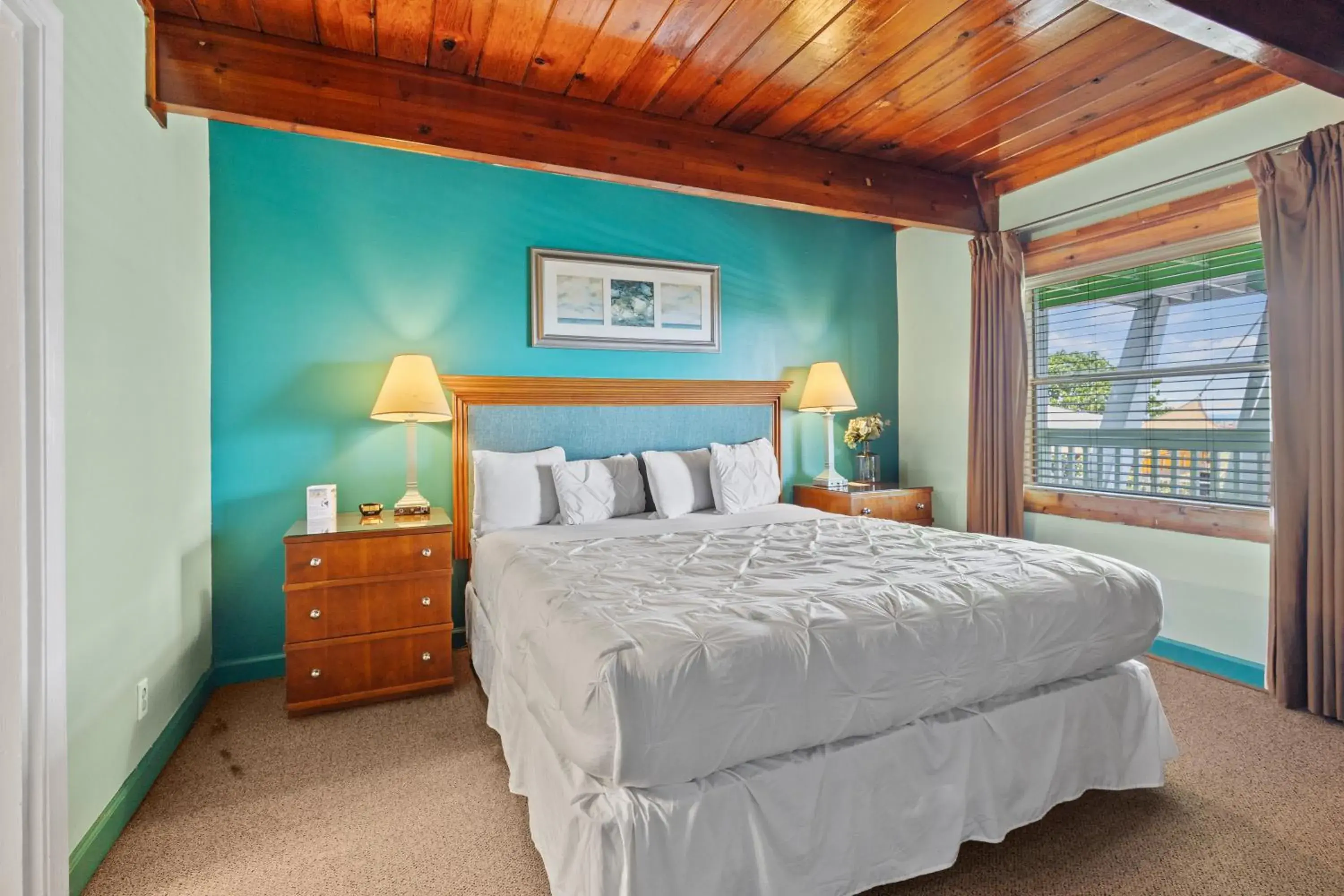 Oceanfront Inn, Partial Ocean View, King Bed, #7 Oceanfront Inn, Partial Ocean View, King Bed, #7