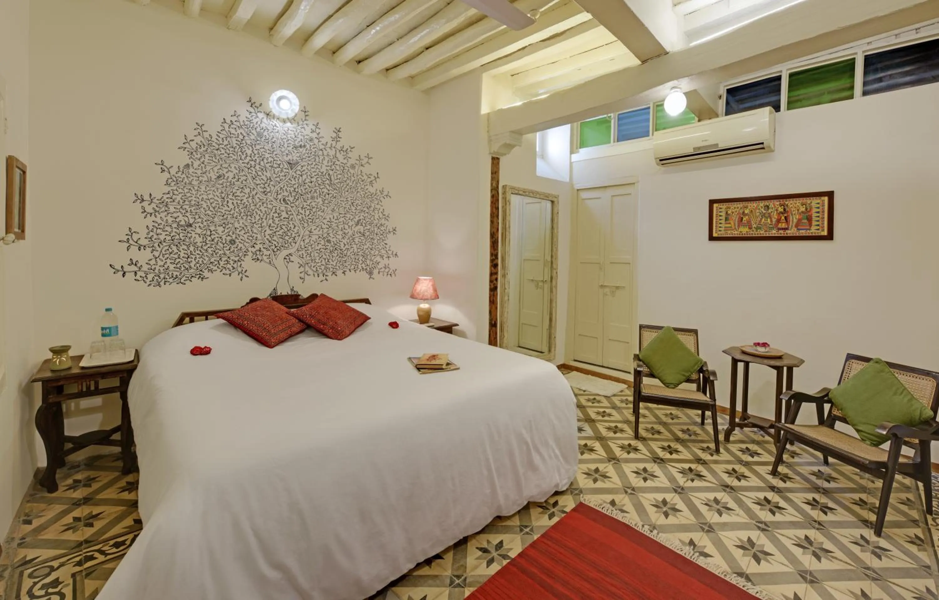 Bedroom, Bed in French Haveli
