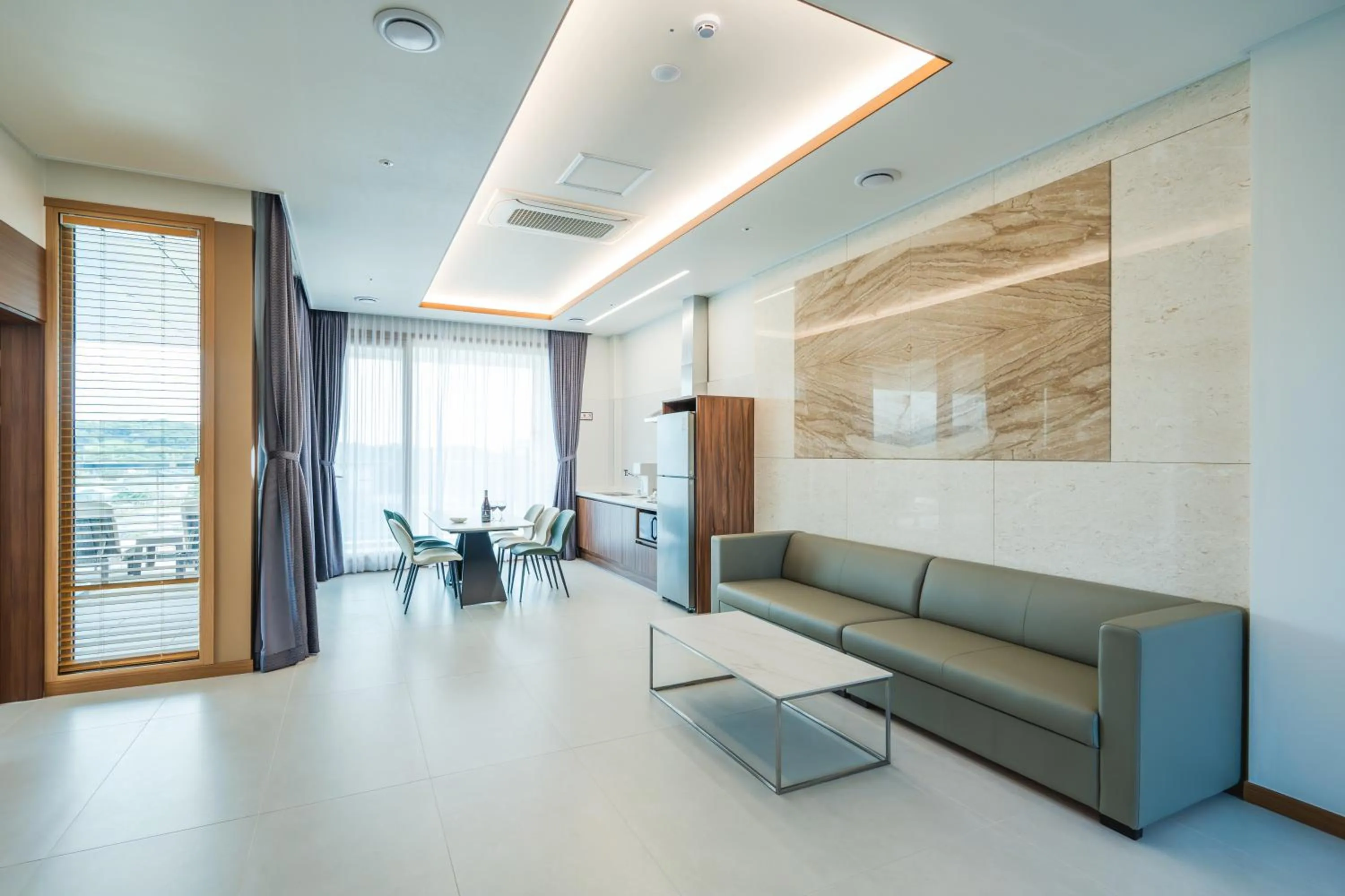 Living room in Dongho Beach Hotel