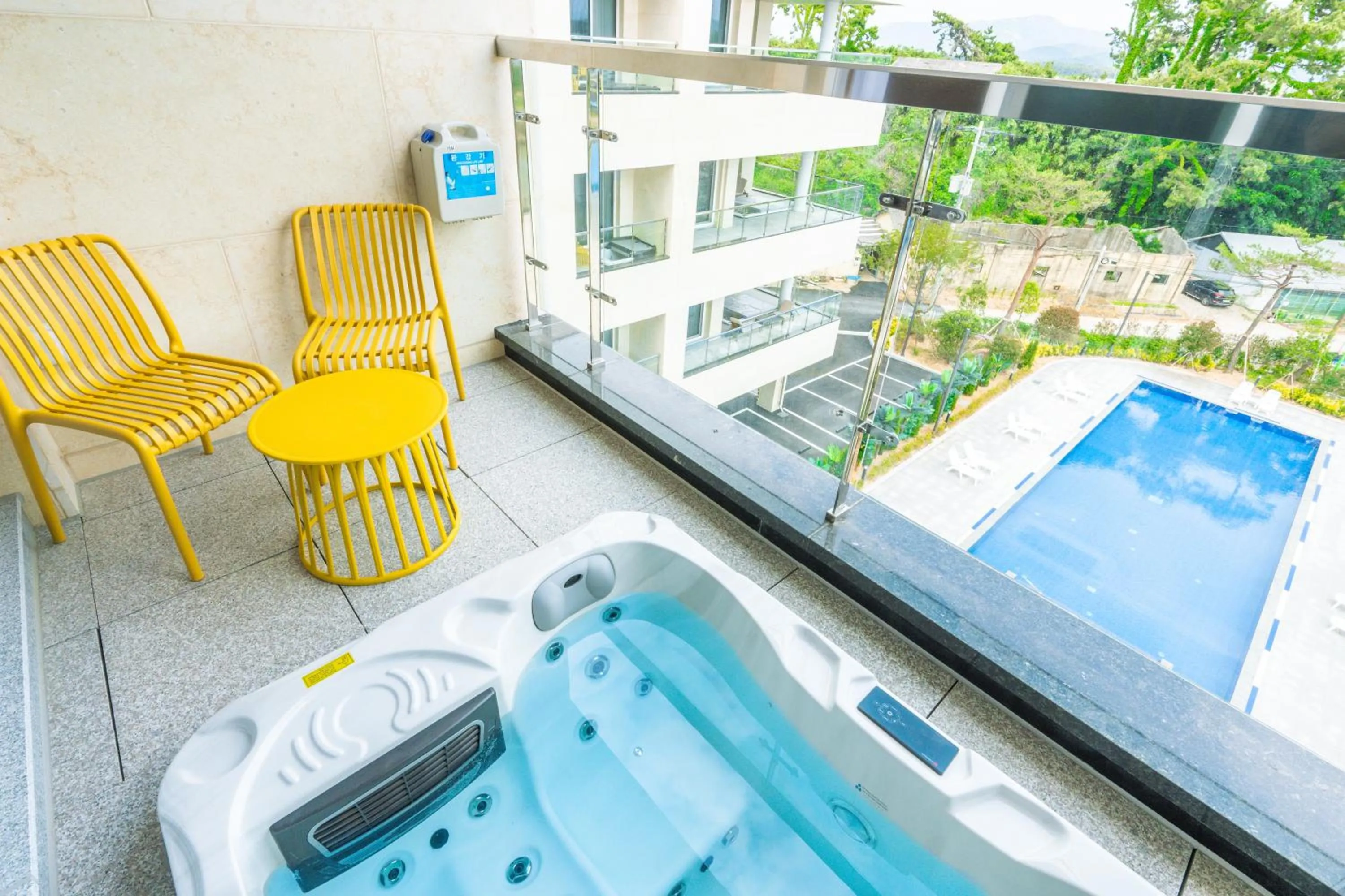 Hot Tub in Dongho Beach Hotel