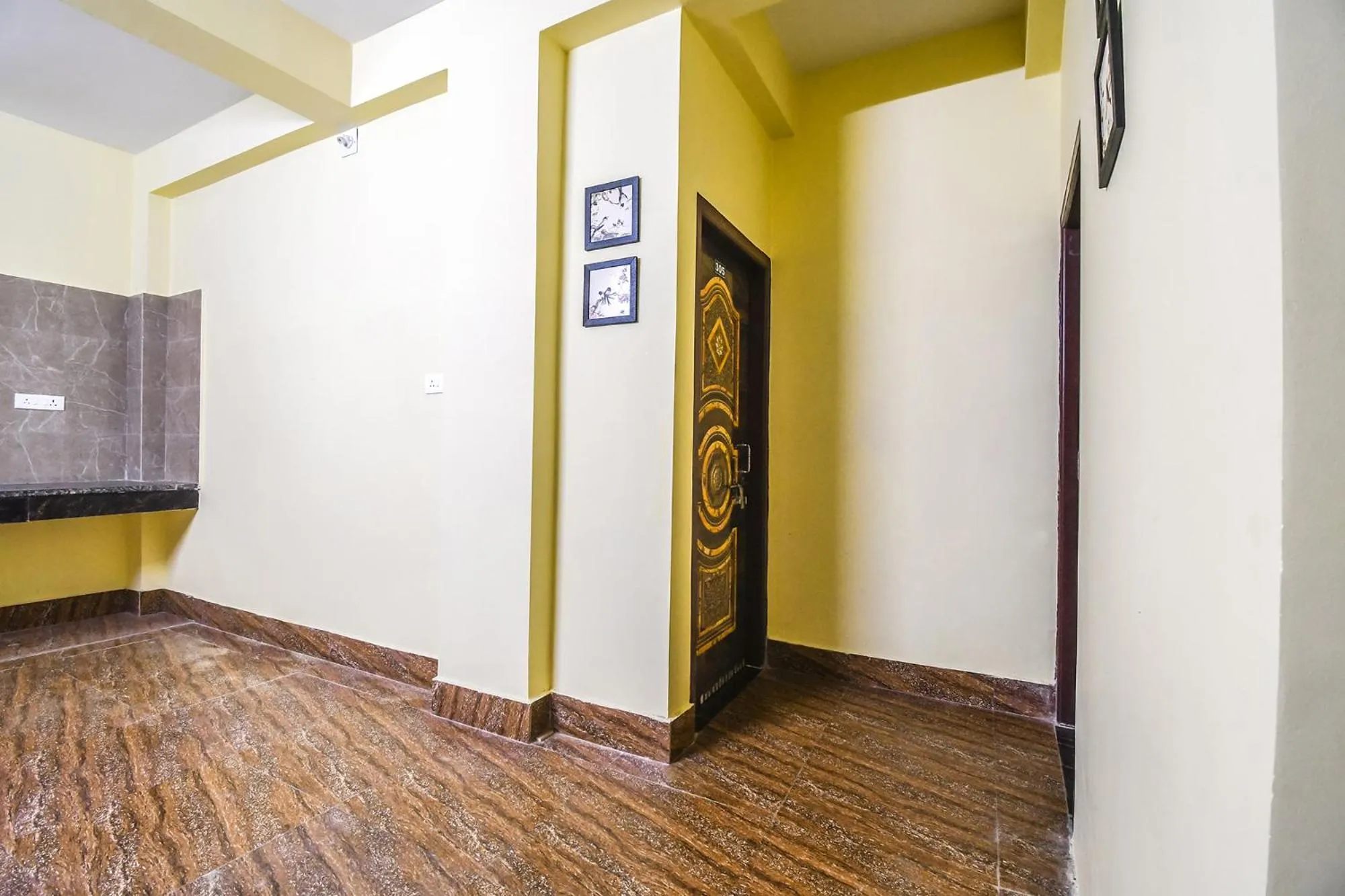 Lobby or reception in FabHotel Airport Residency I - Nr Bhubaneswar Airport