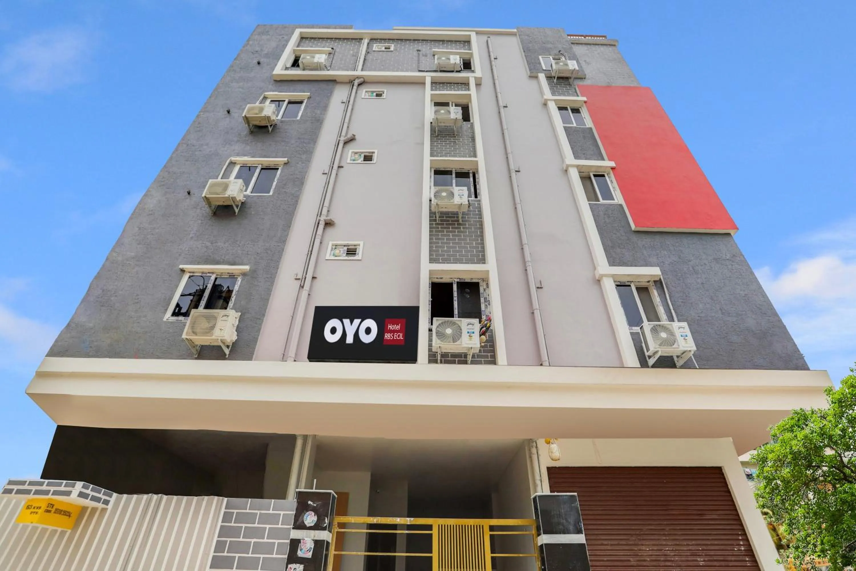 Facade/entrance in Super Collection O RBS ECIL