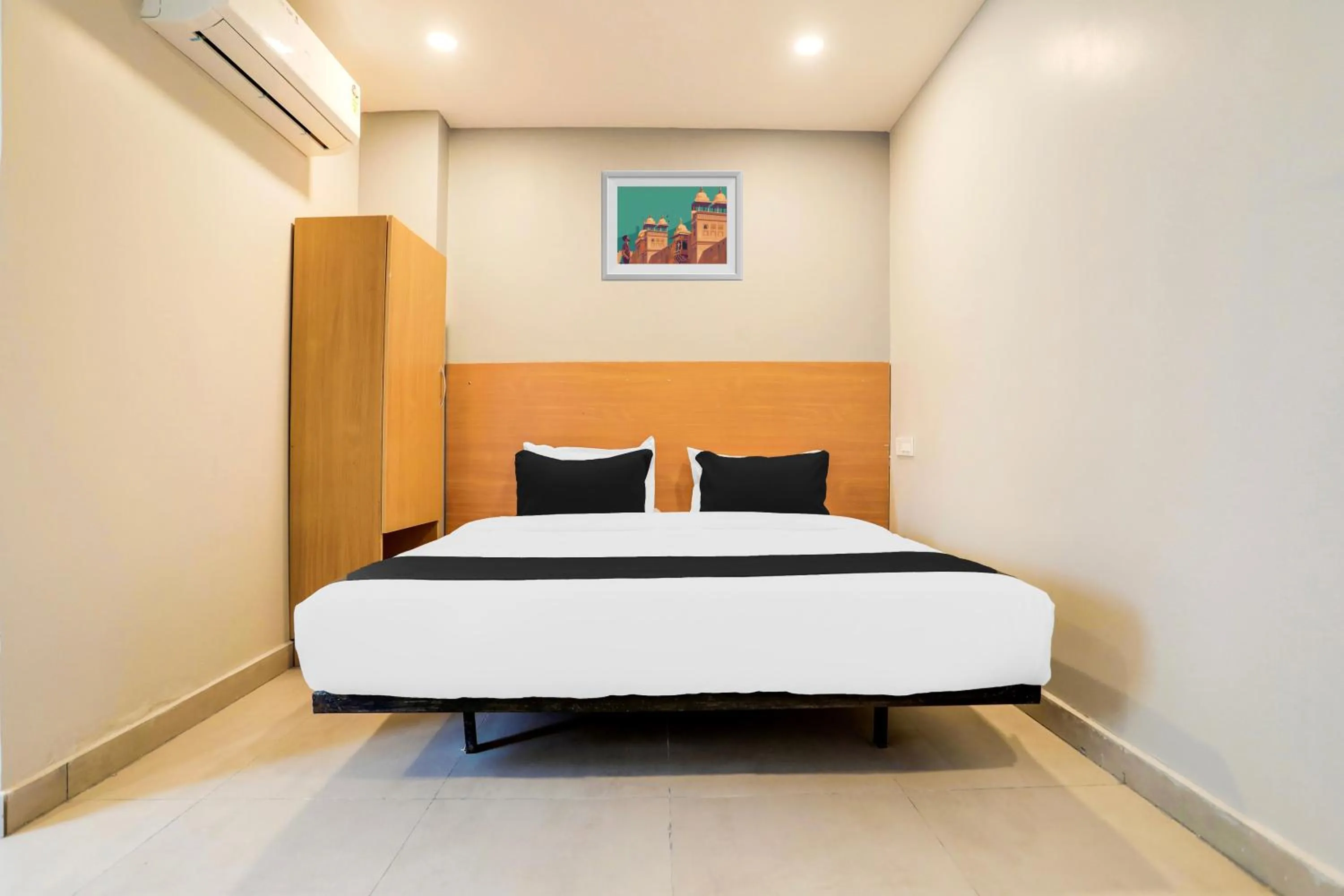 Bedroom, Bed in Super Collection O RBS ECIL