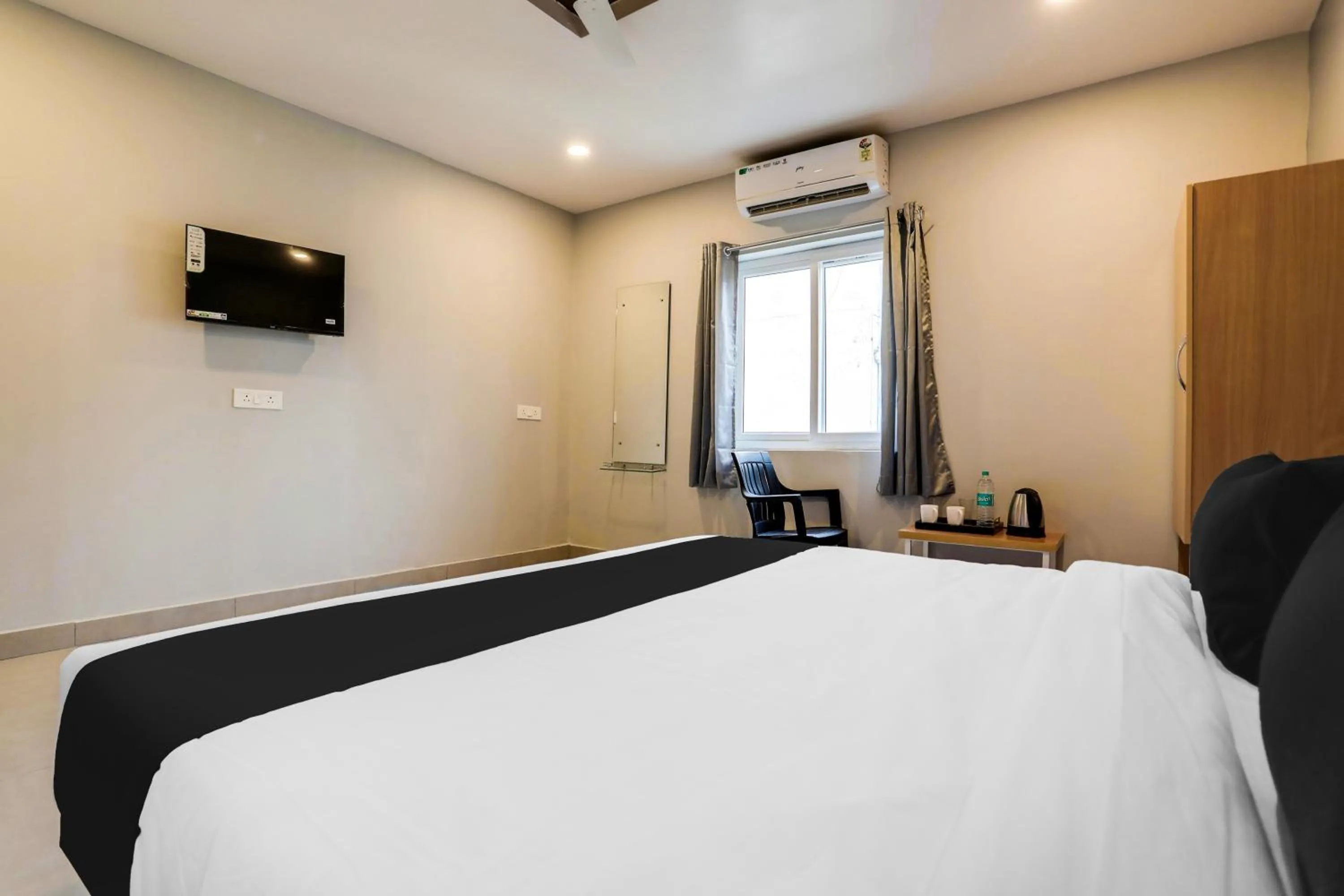 Bedroom, Bed in Super Collection O RBS ECIL