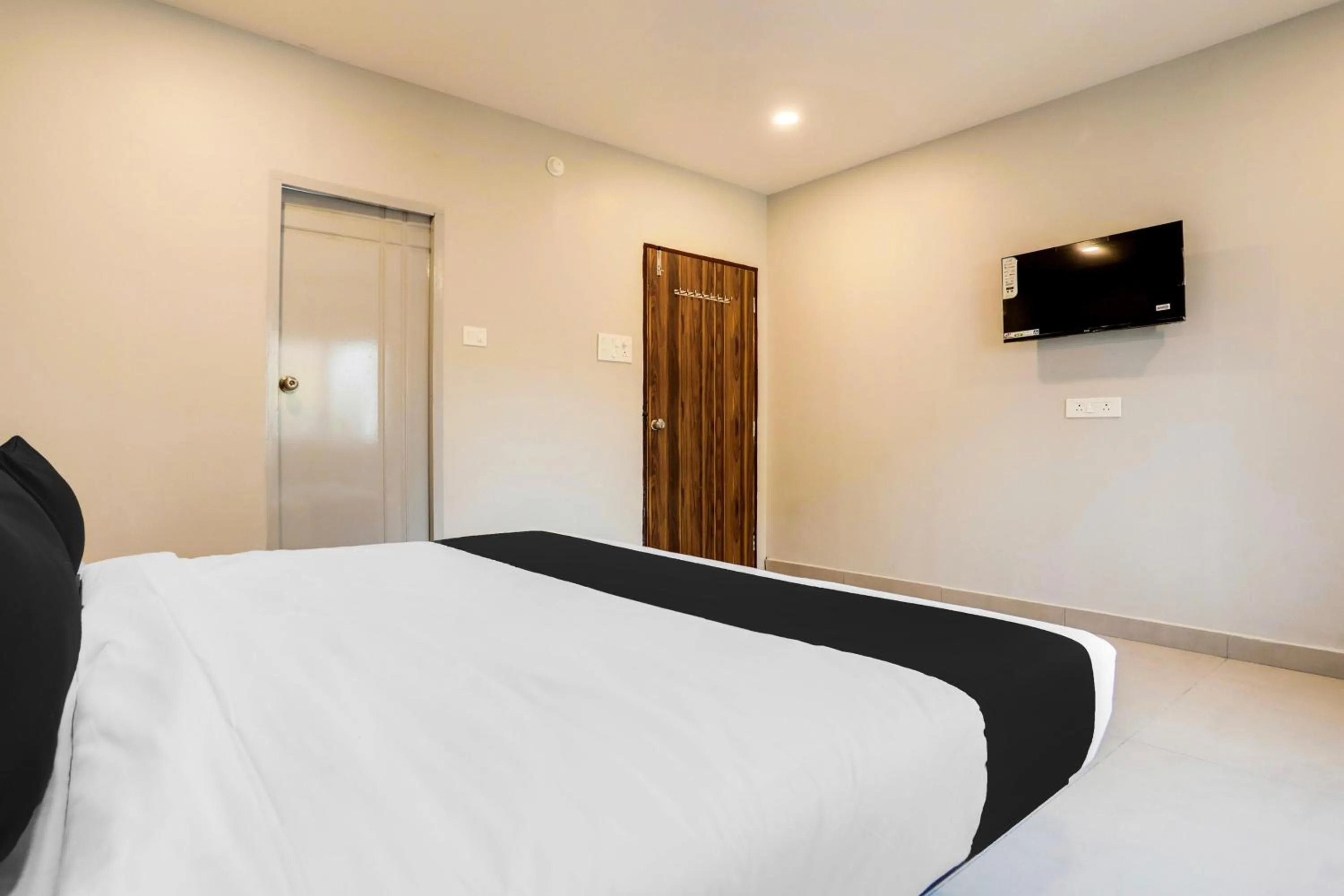 Bedroom, Bed in Super Collection O RBS ECIL