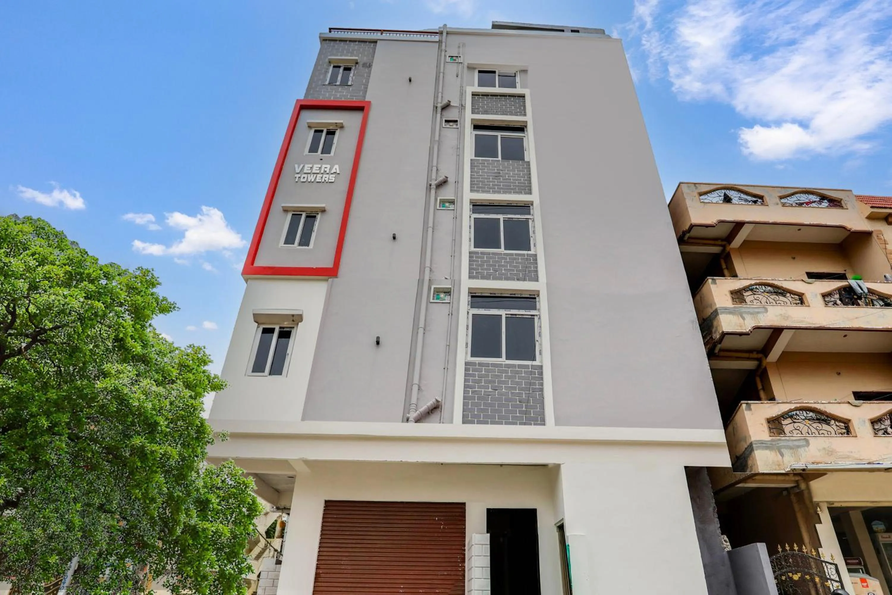 Facade/entrance in Super Collection O RBS ECIL