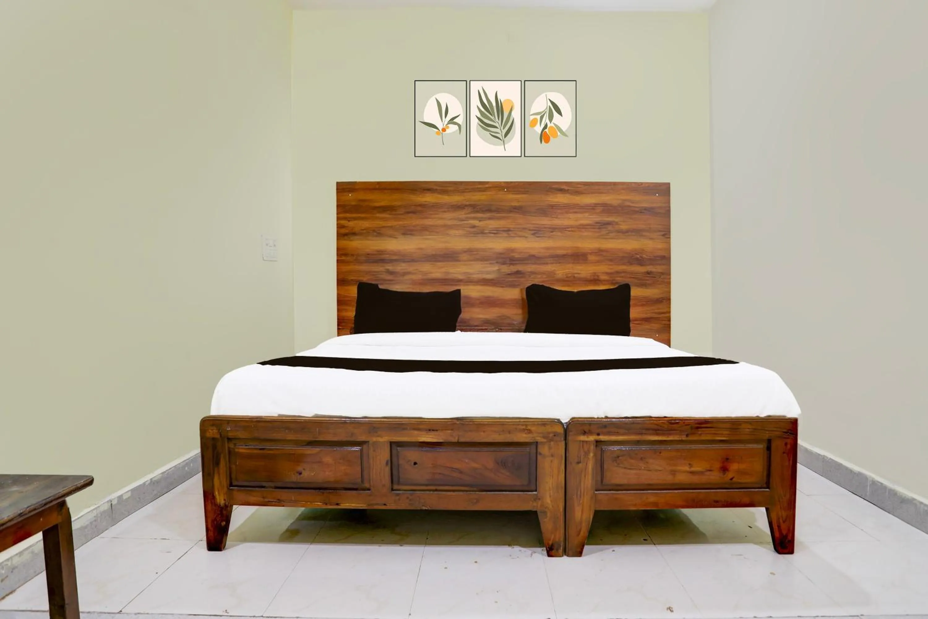 Bedroom, Bed in SPOT ON SRI KARTHIK GRAND INN