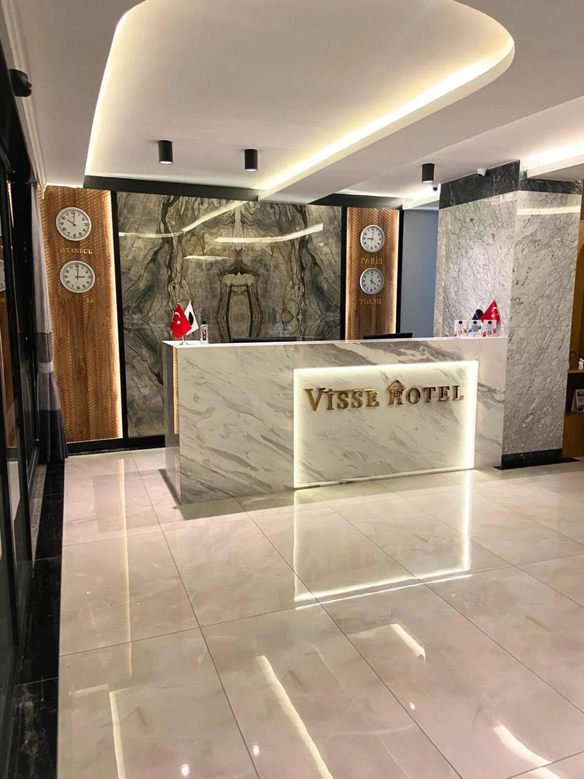 Lobby or reception in Visse Hotel