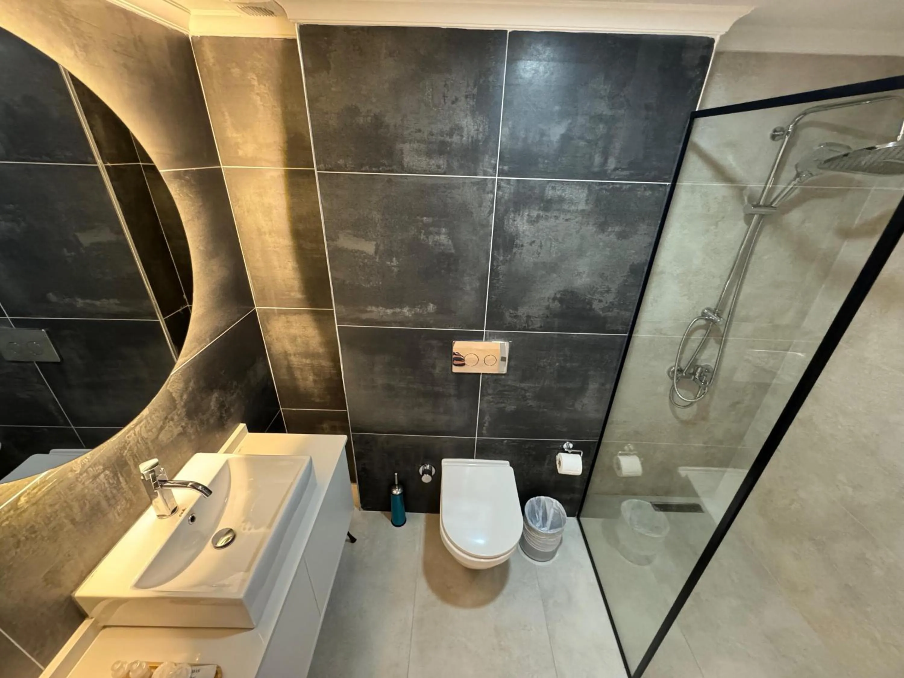 Bathroom in Visse Hotel