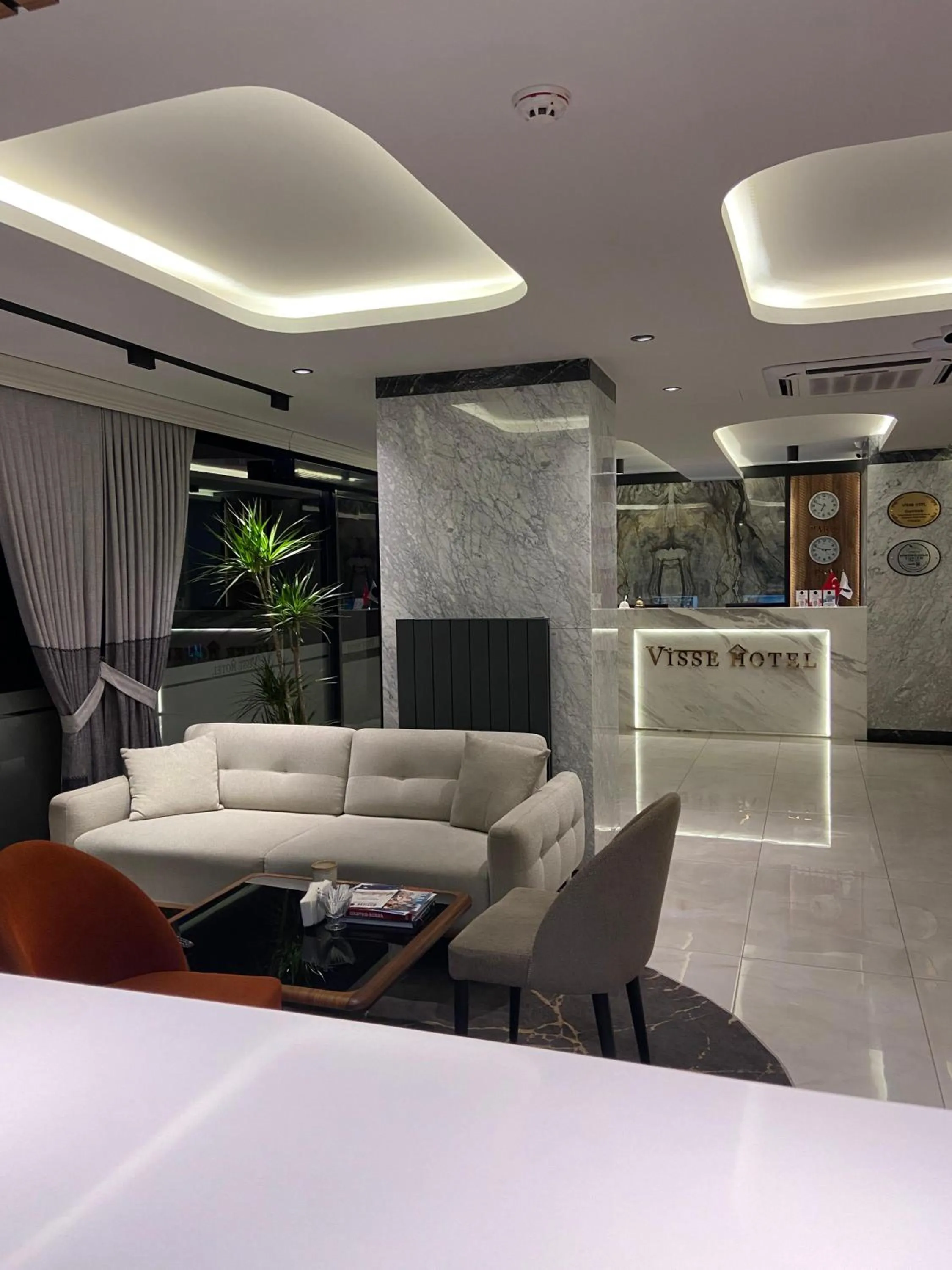 Lobby or reception in Visse Hotel