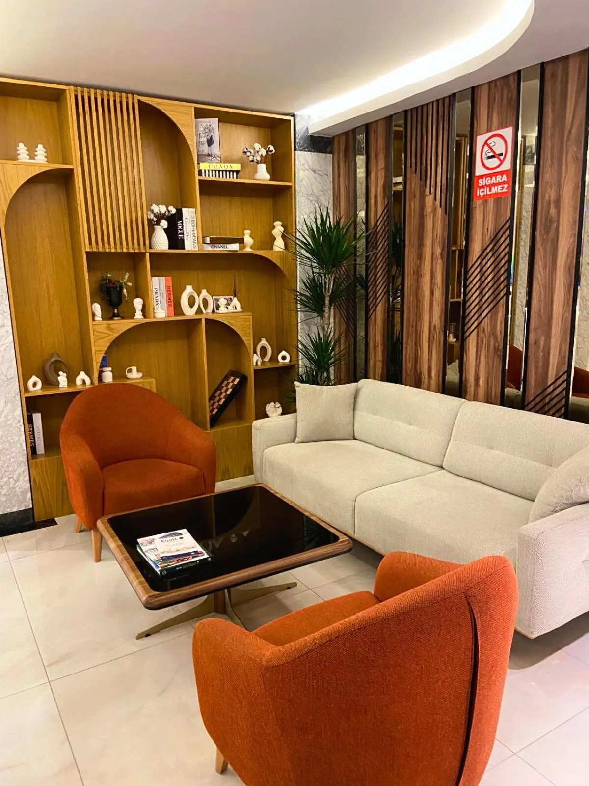 Lobby or reception in Visse Hotel