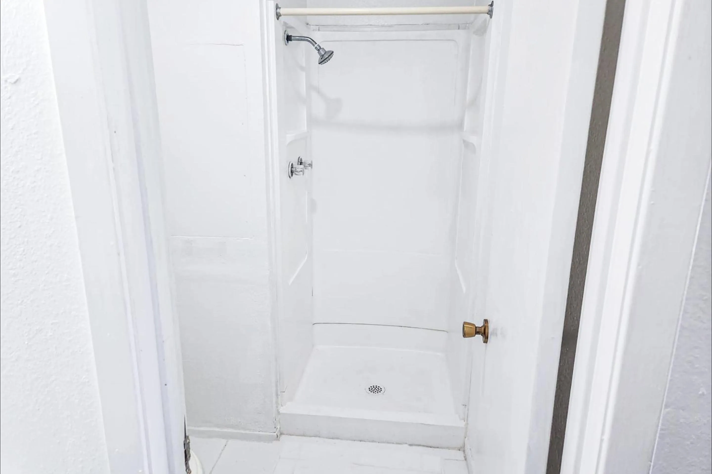 Bathroom in Budget Inn By OYO Palestine TX Hwy 79