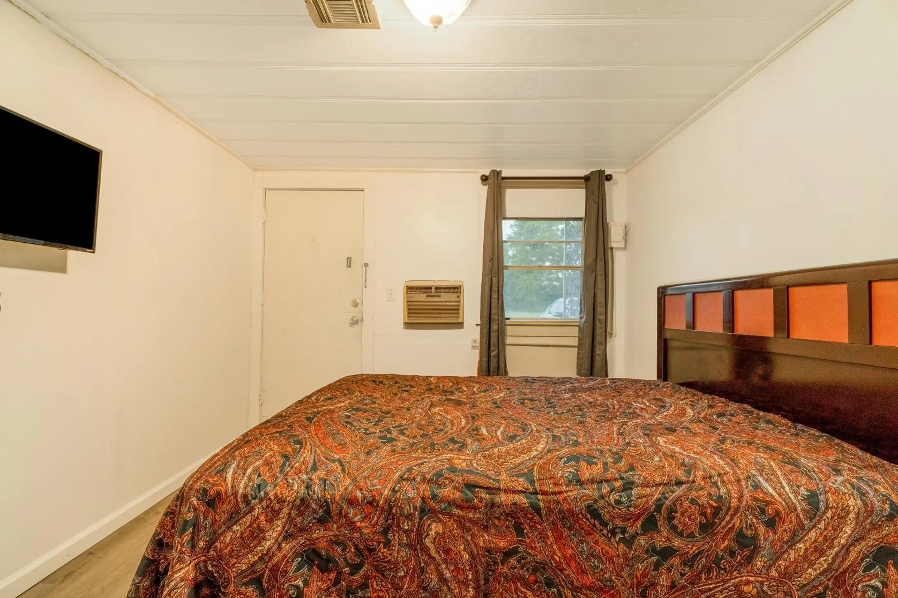 Bedroom, Bed in Budget Inn By OYO Palestine TX Hwy 79