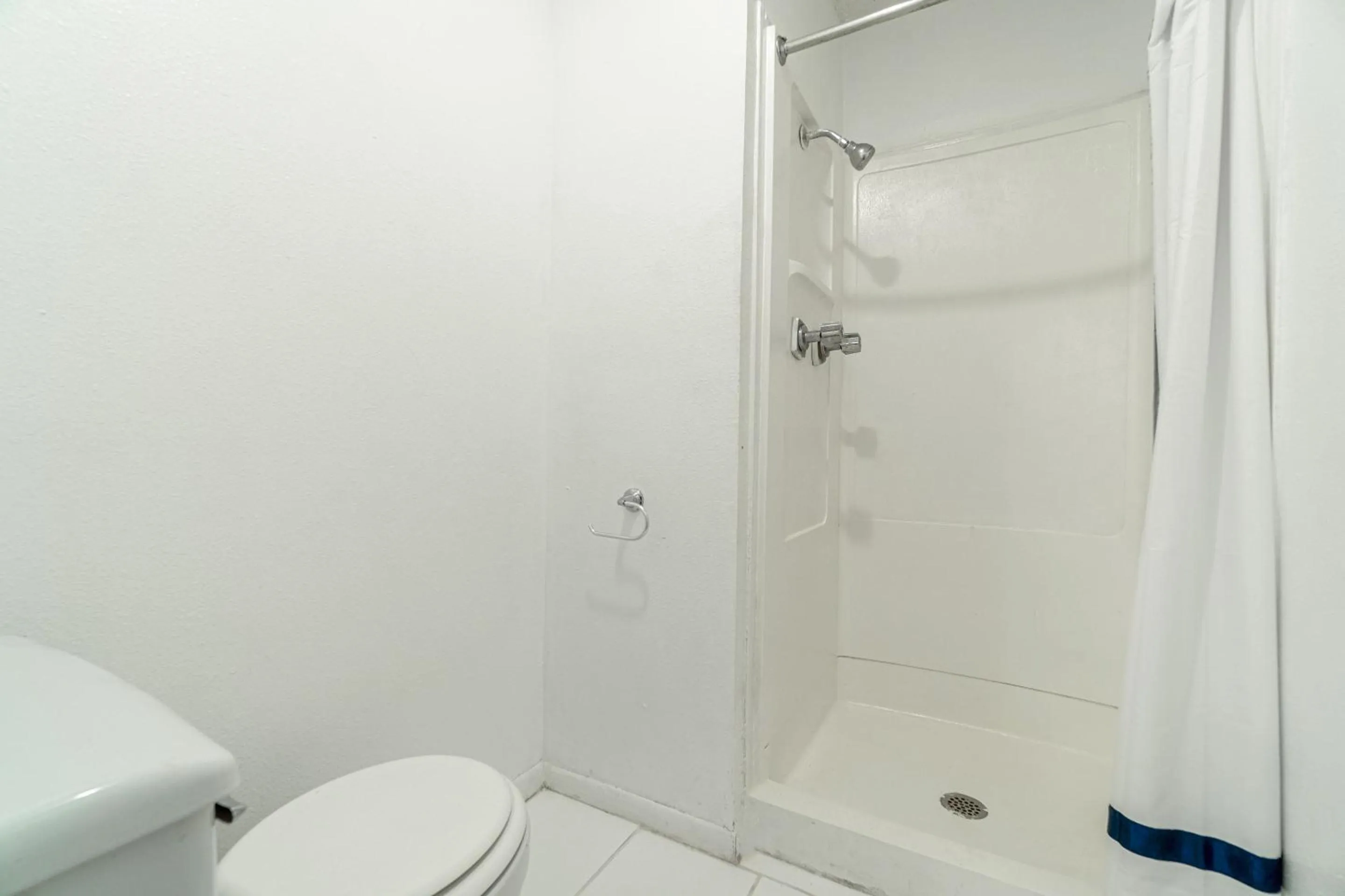 Bathroom in Budget Inn By OYO Palestine TX Hwy 79