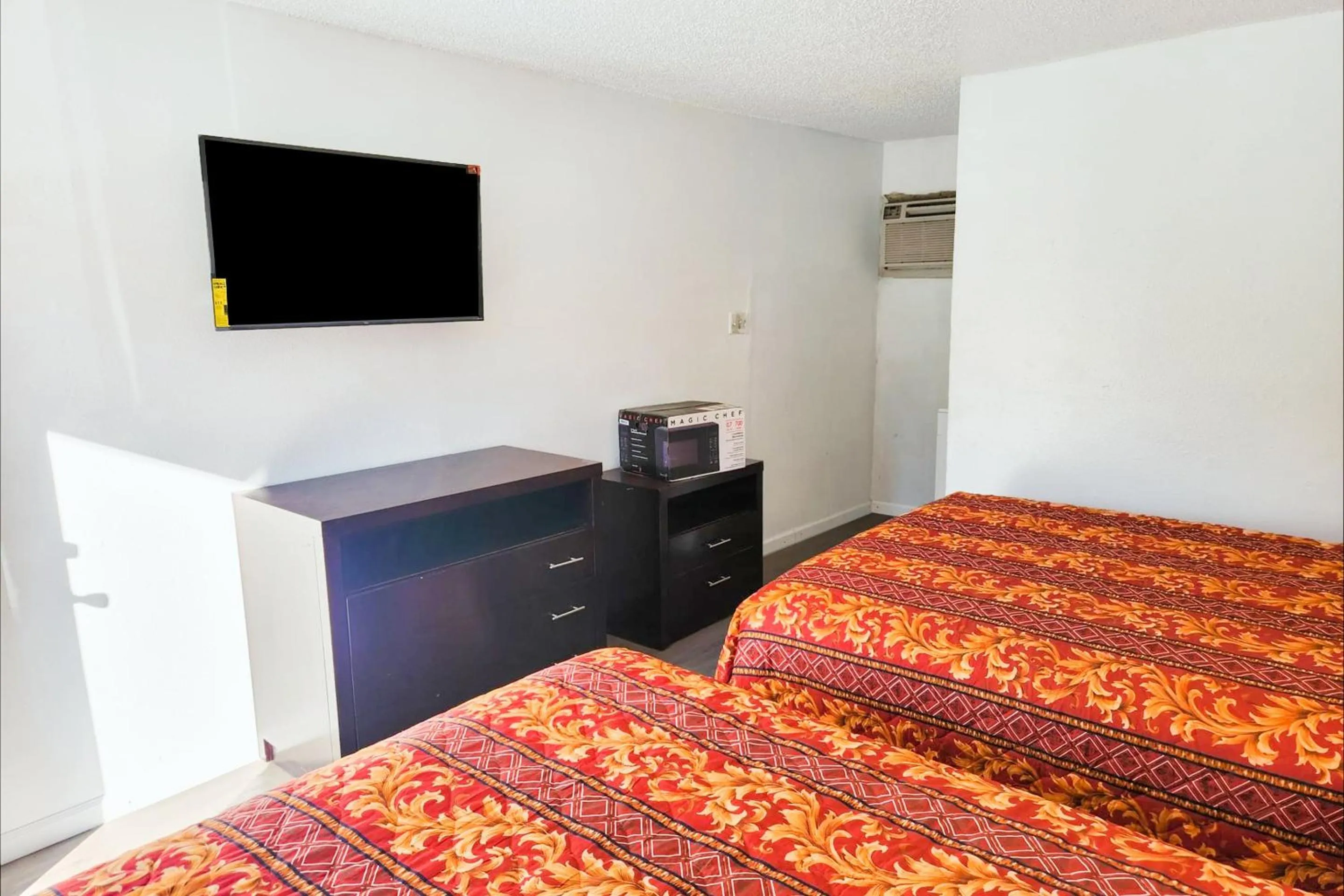 Bedroom, Bed in Budget Inn By OYO Palestine TX Hwy 79