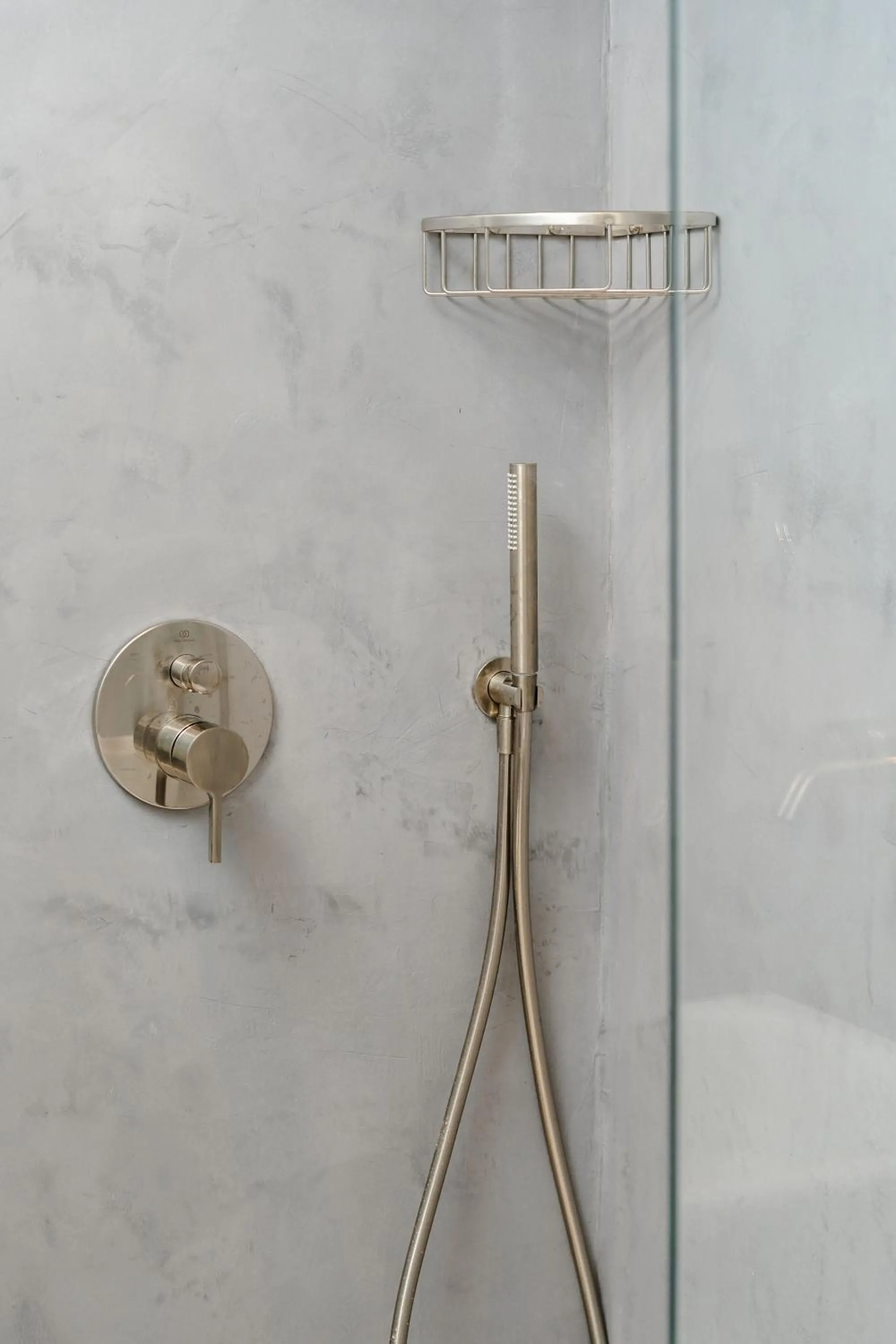 Bathroom in álas cycladic suites