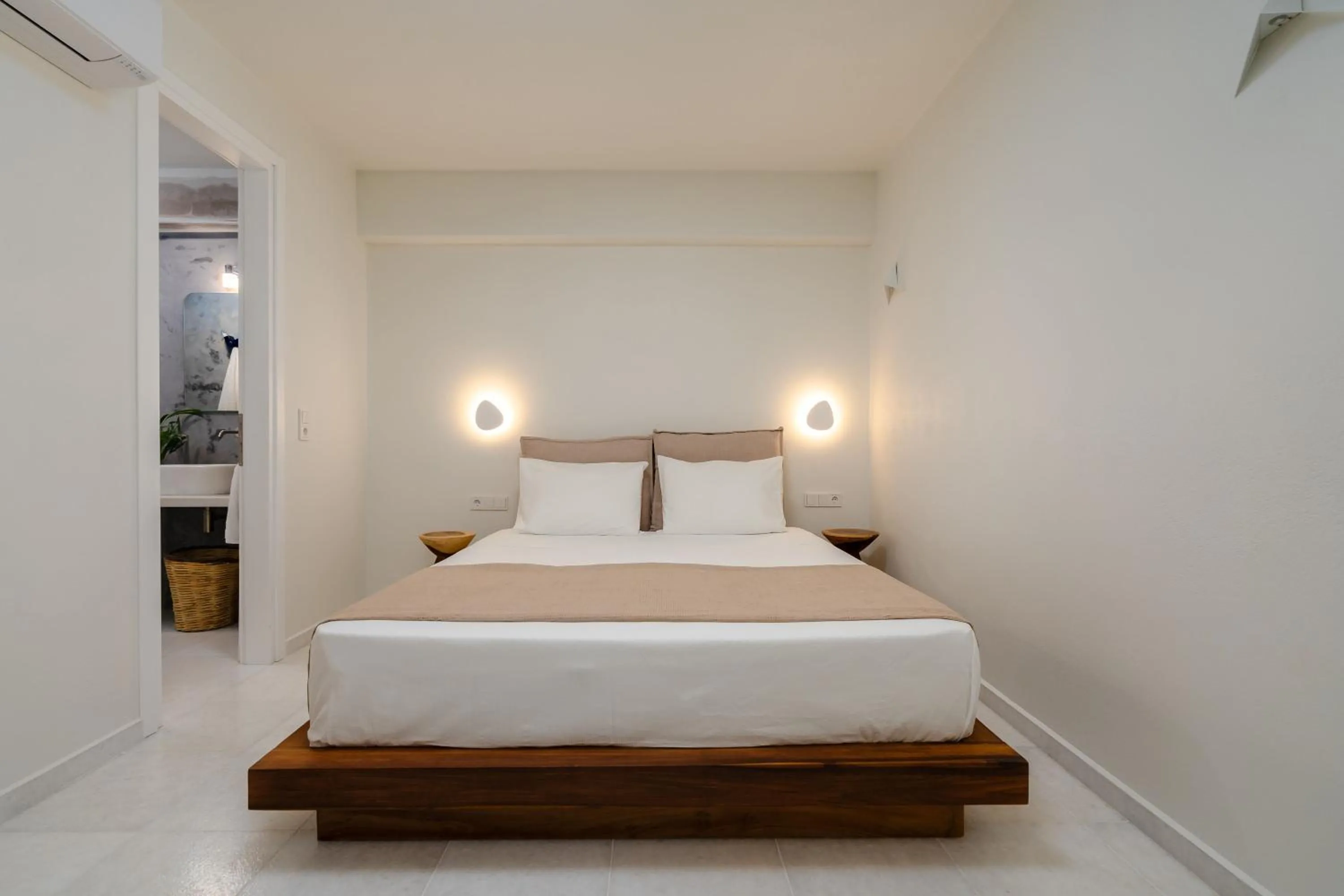 Bed in álas cycladic suites