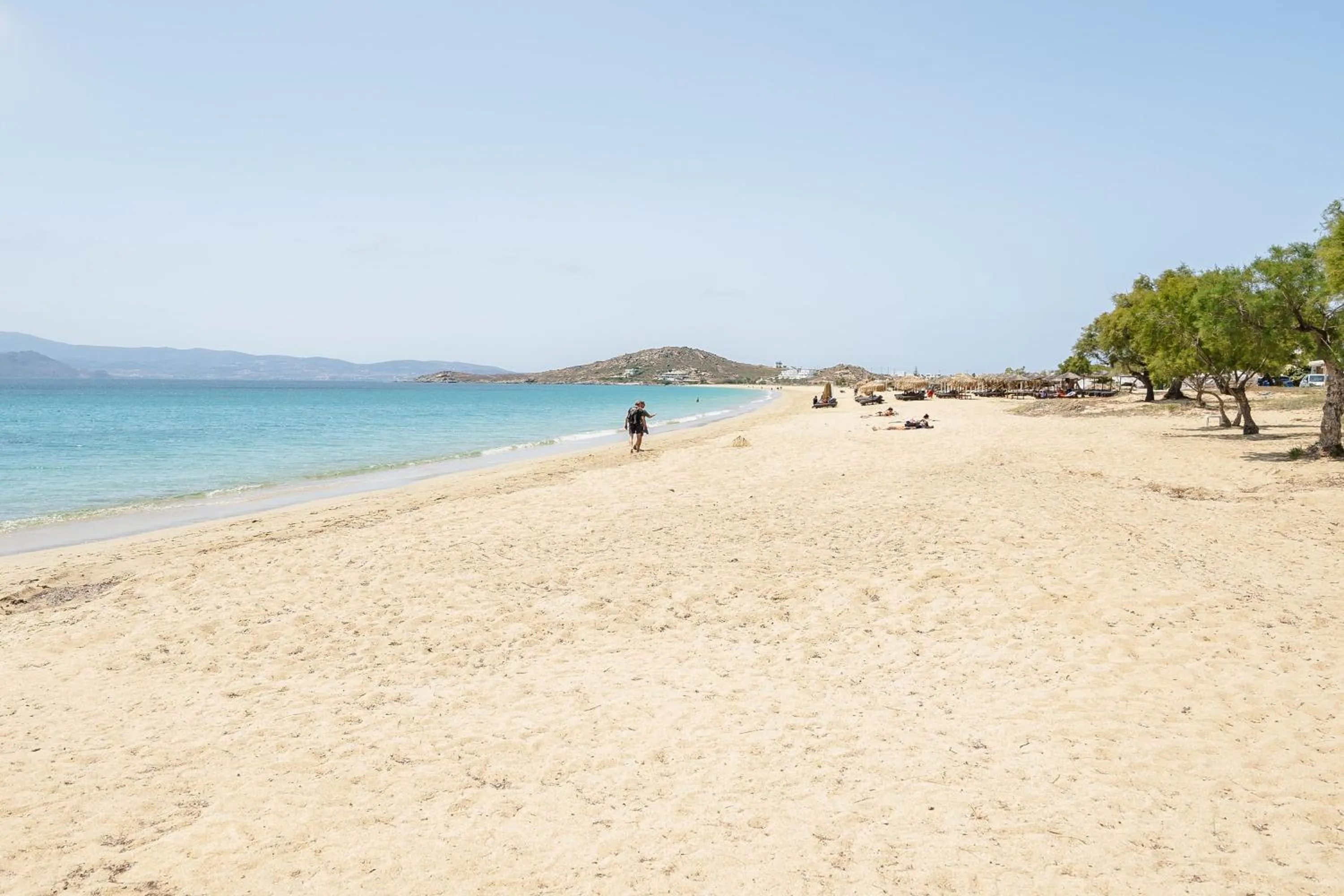 Beach in álas cycladic suites