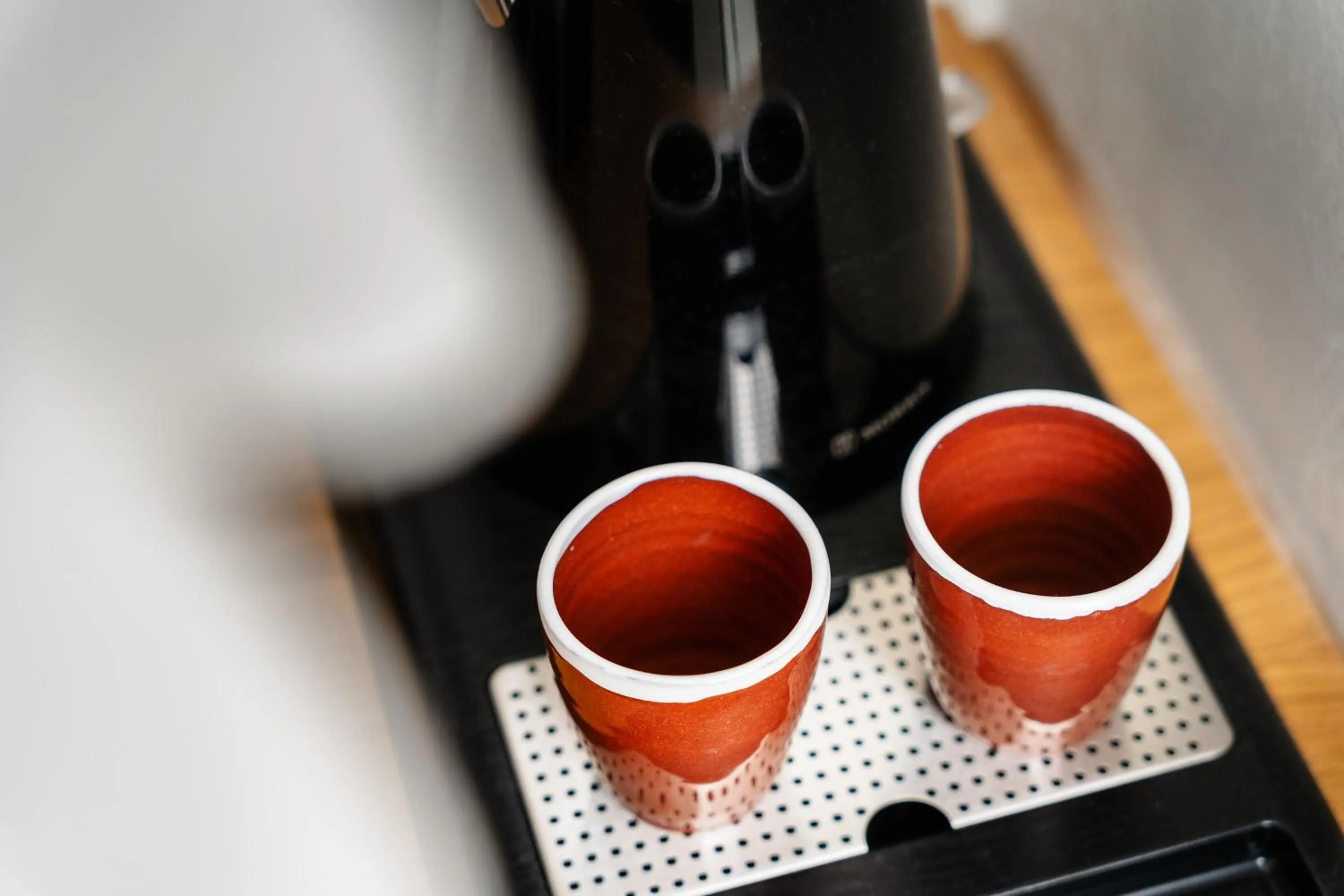 Coffee/tea facilities in álas cycladic suites