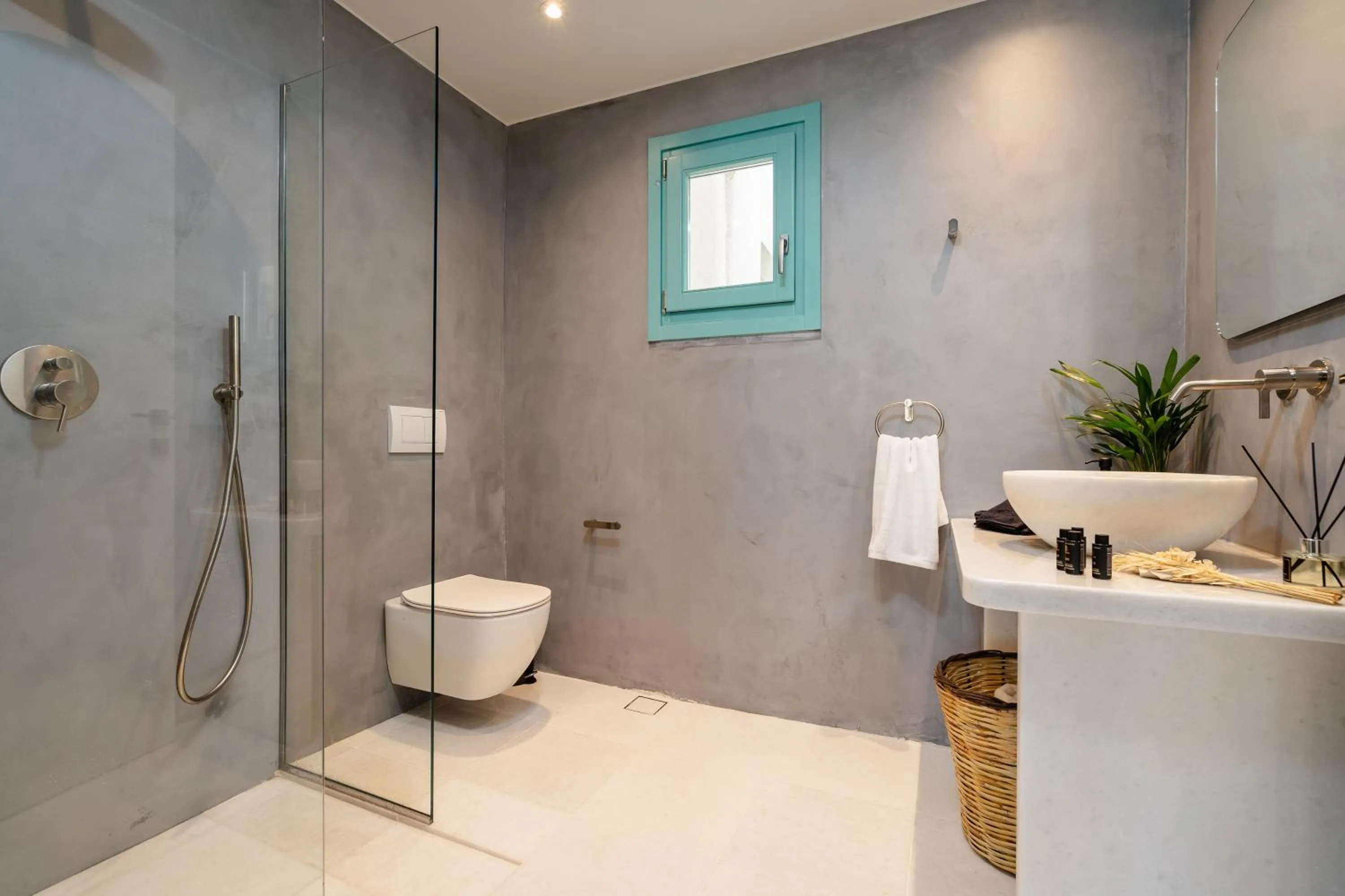 Bathroom in álas cycladic suites