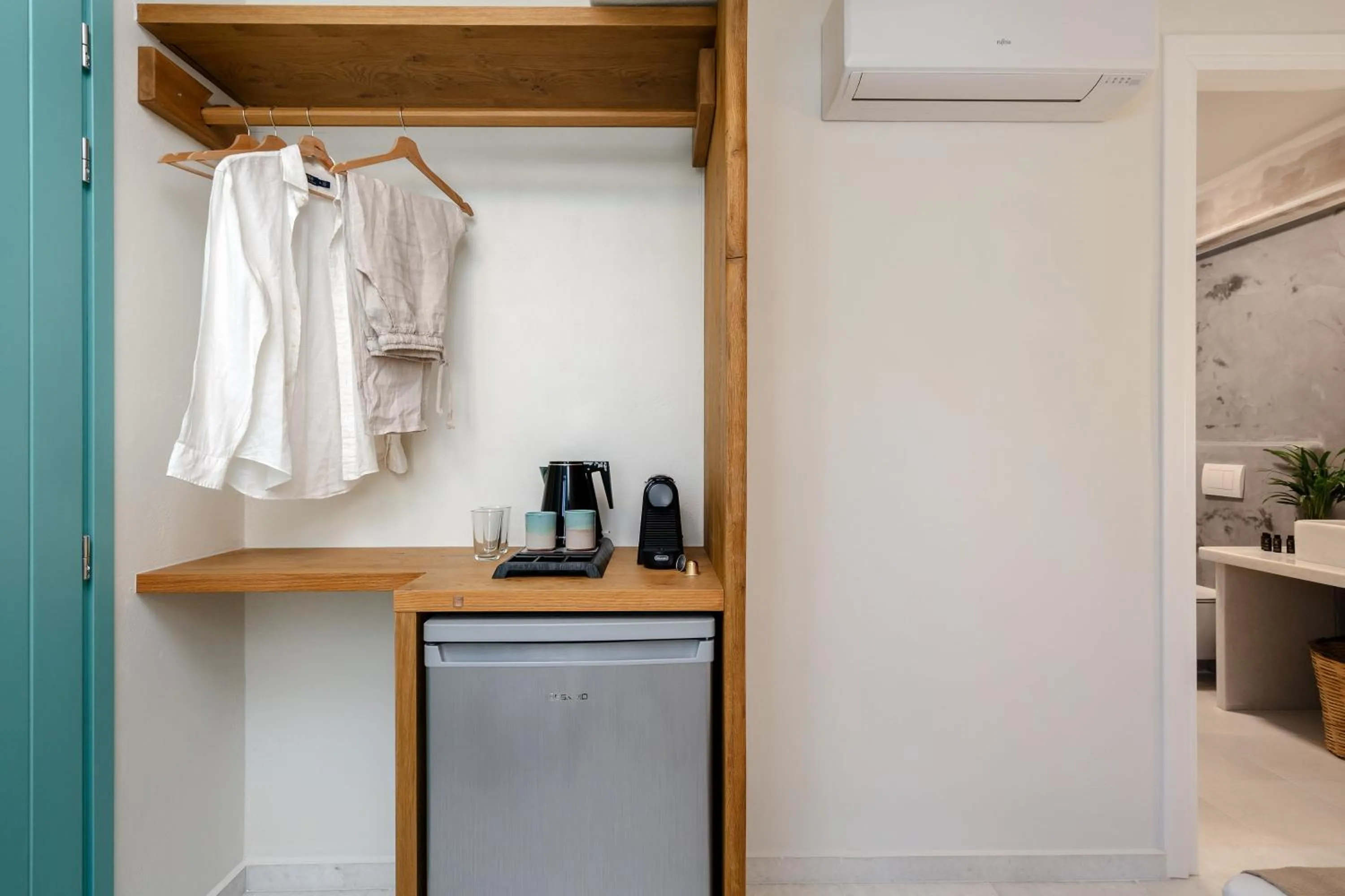 wardrobe in álas cycladic suites