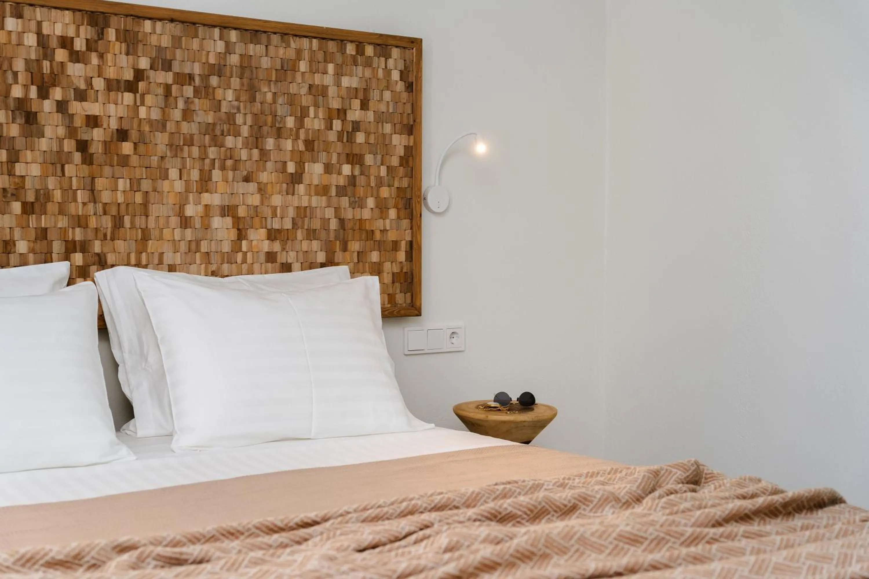 Bed in álas cycladic suites