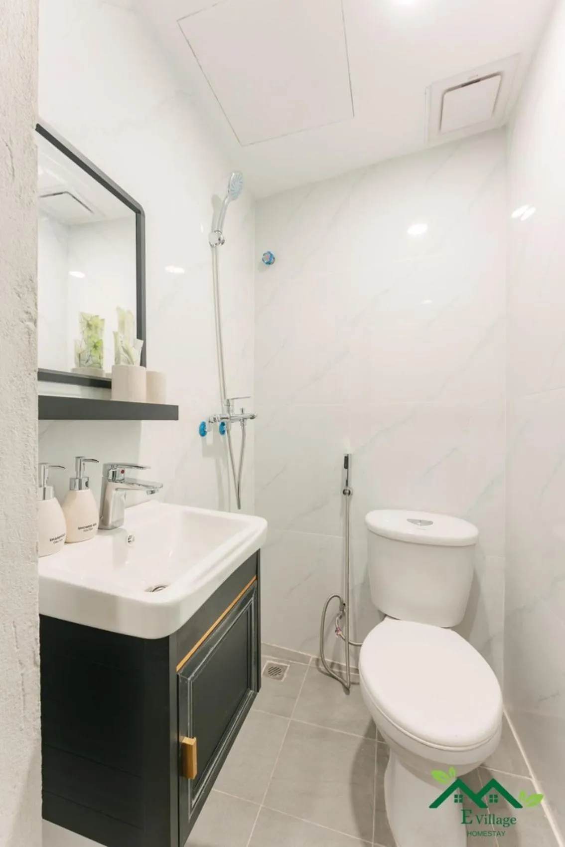 Toilet in E Village Hotel Hanoi