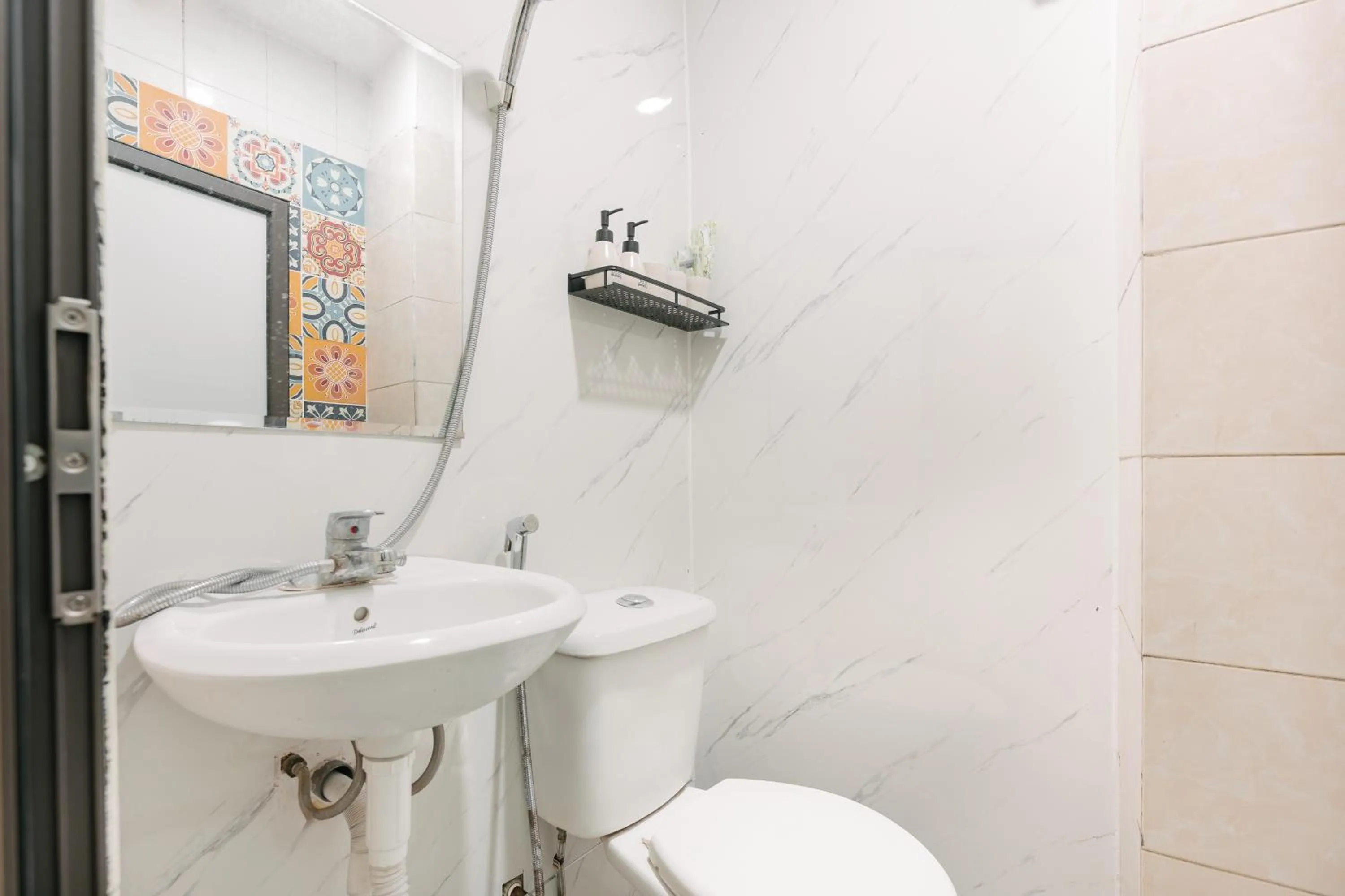 Toilet in E Village Hotel Hanoi